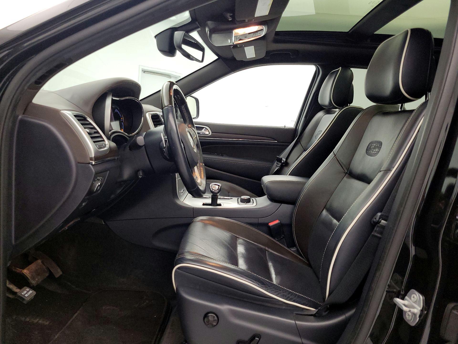 Thumbnail: 2015 Jeep Grand Cherokee - 11