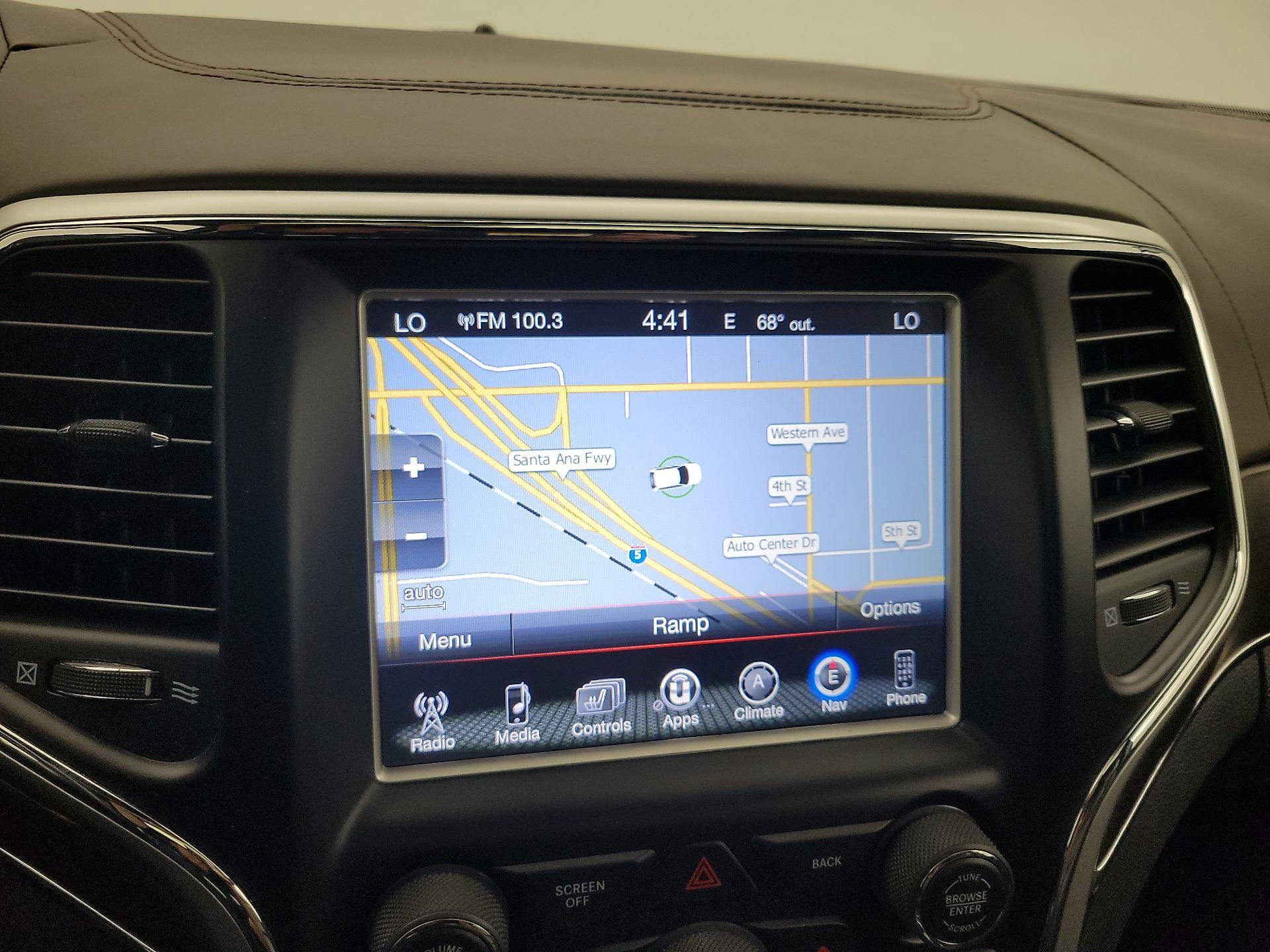 Thumbnail: 2015 Jeep Grand Cherokee - 14