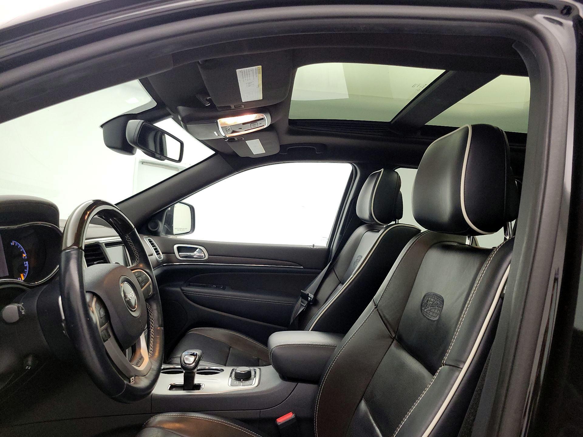 Thumbnail: 2015 Jeep Grand Cherokee - 20
