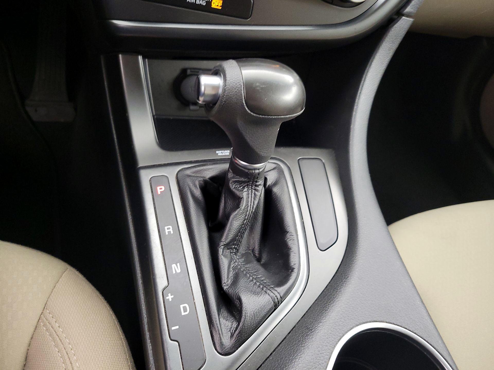 Thumbnail: 2015 Kia Optima - 16