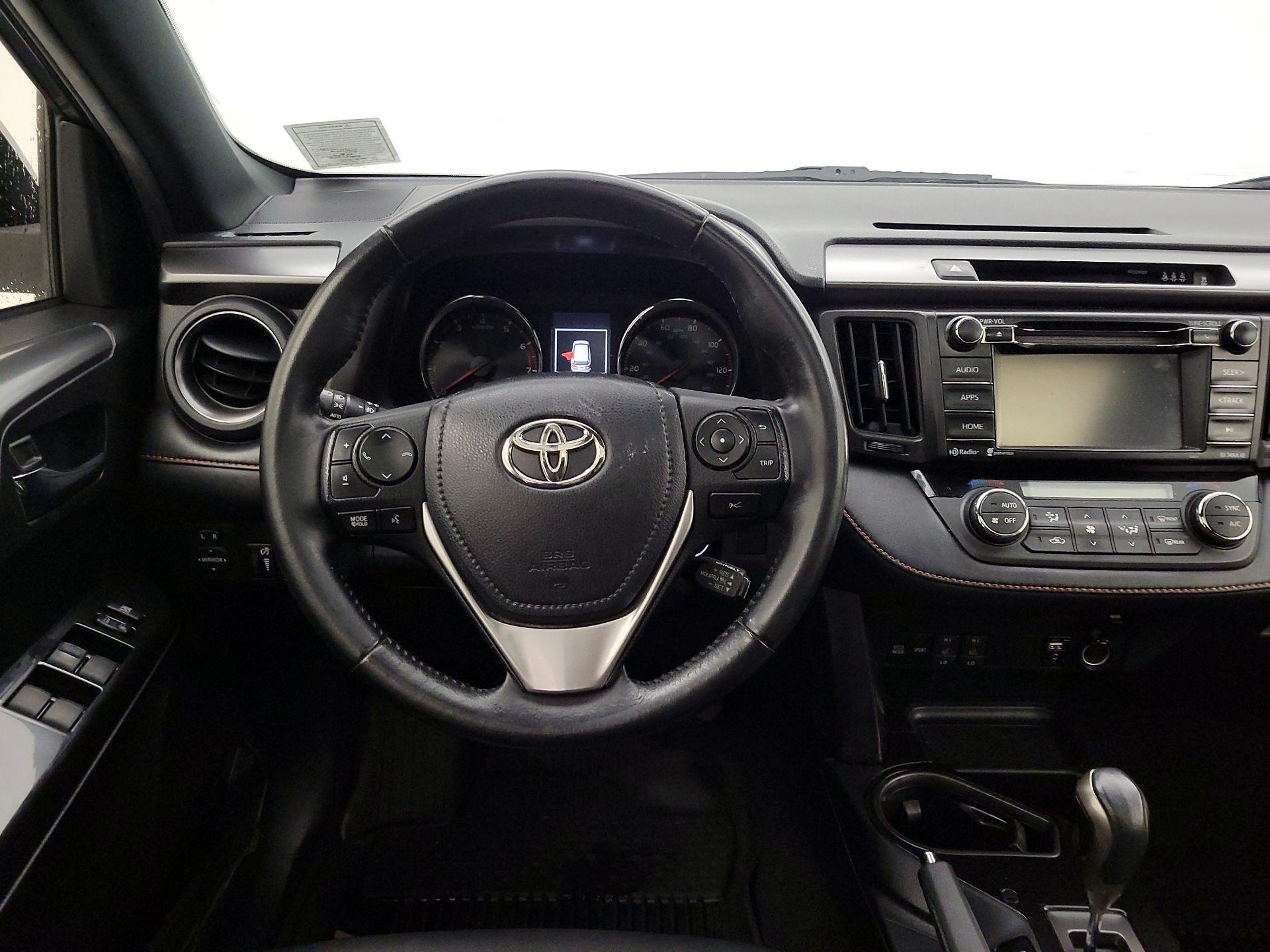Thumbnail: 2017 Toyota RAV4 - 10