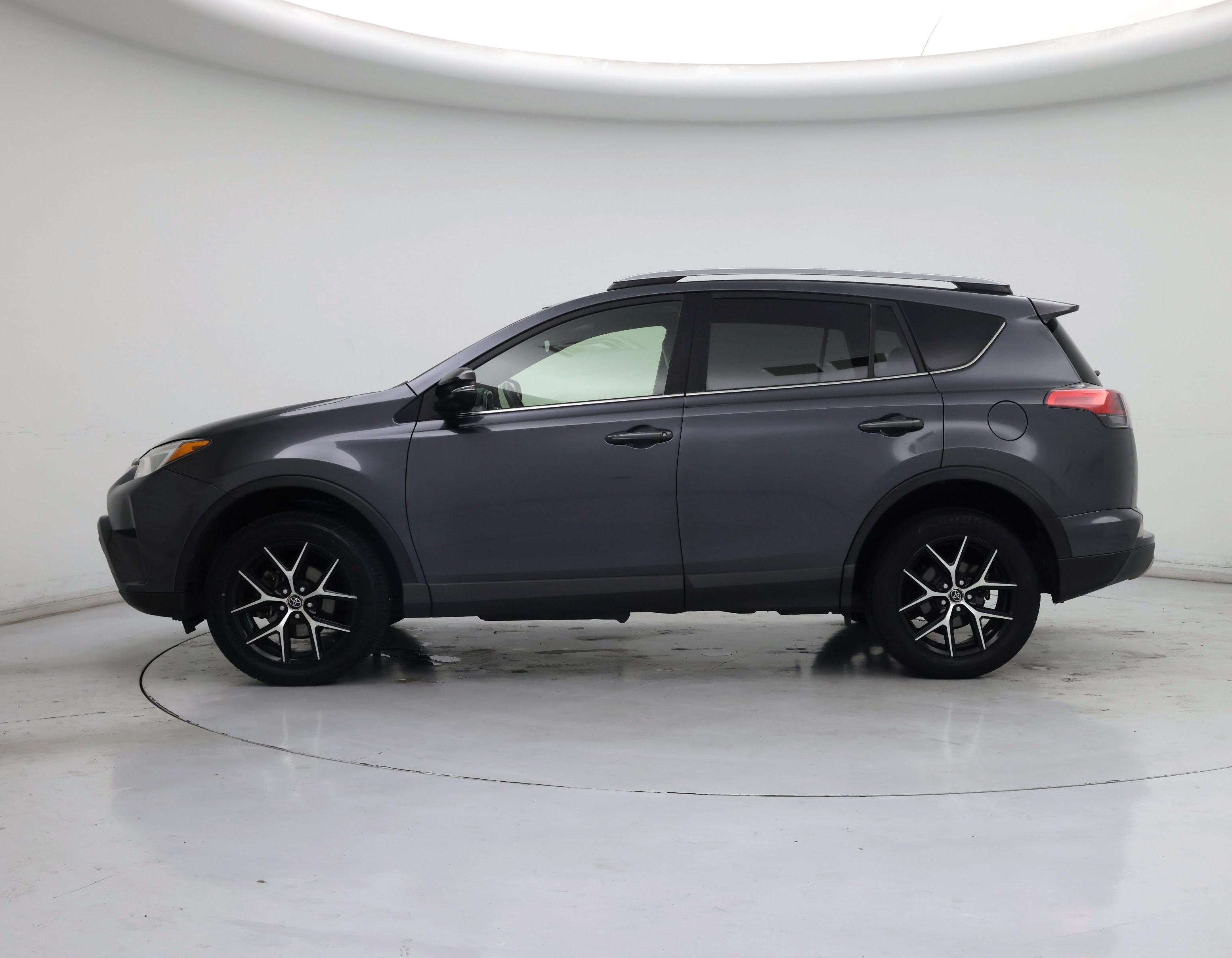 Thumbnail: 2017 Toyota RAV4 - 3