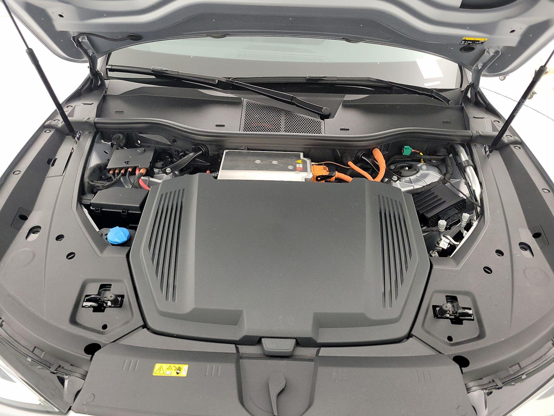 Thumbnail: 2022 Audi e-tron - 19