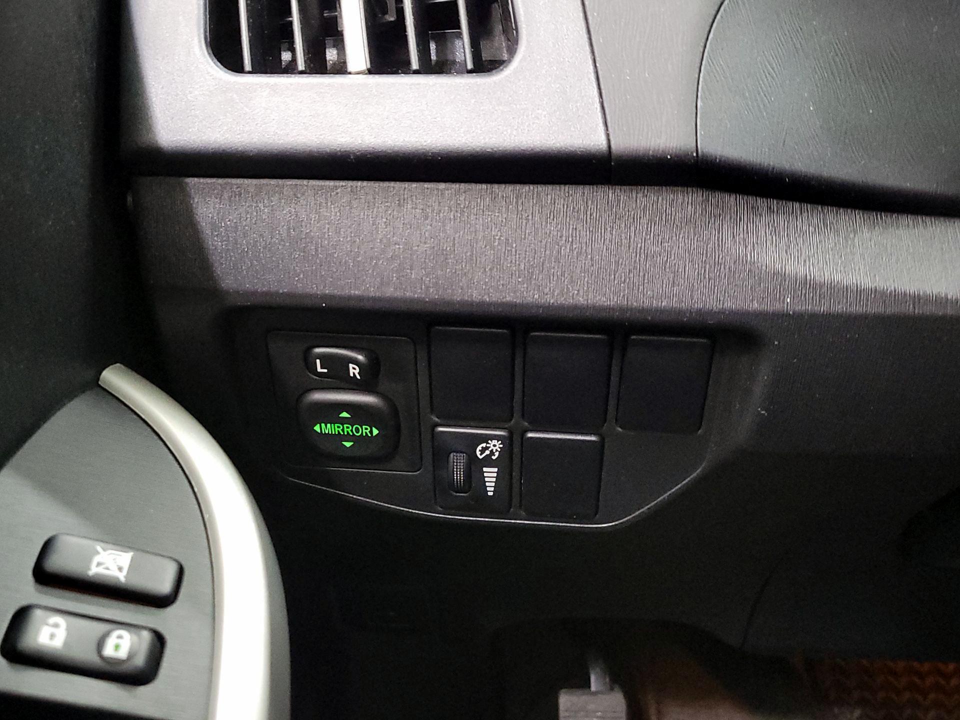 Thumbnail: 2015 Toyota Prius - 13