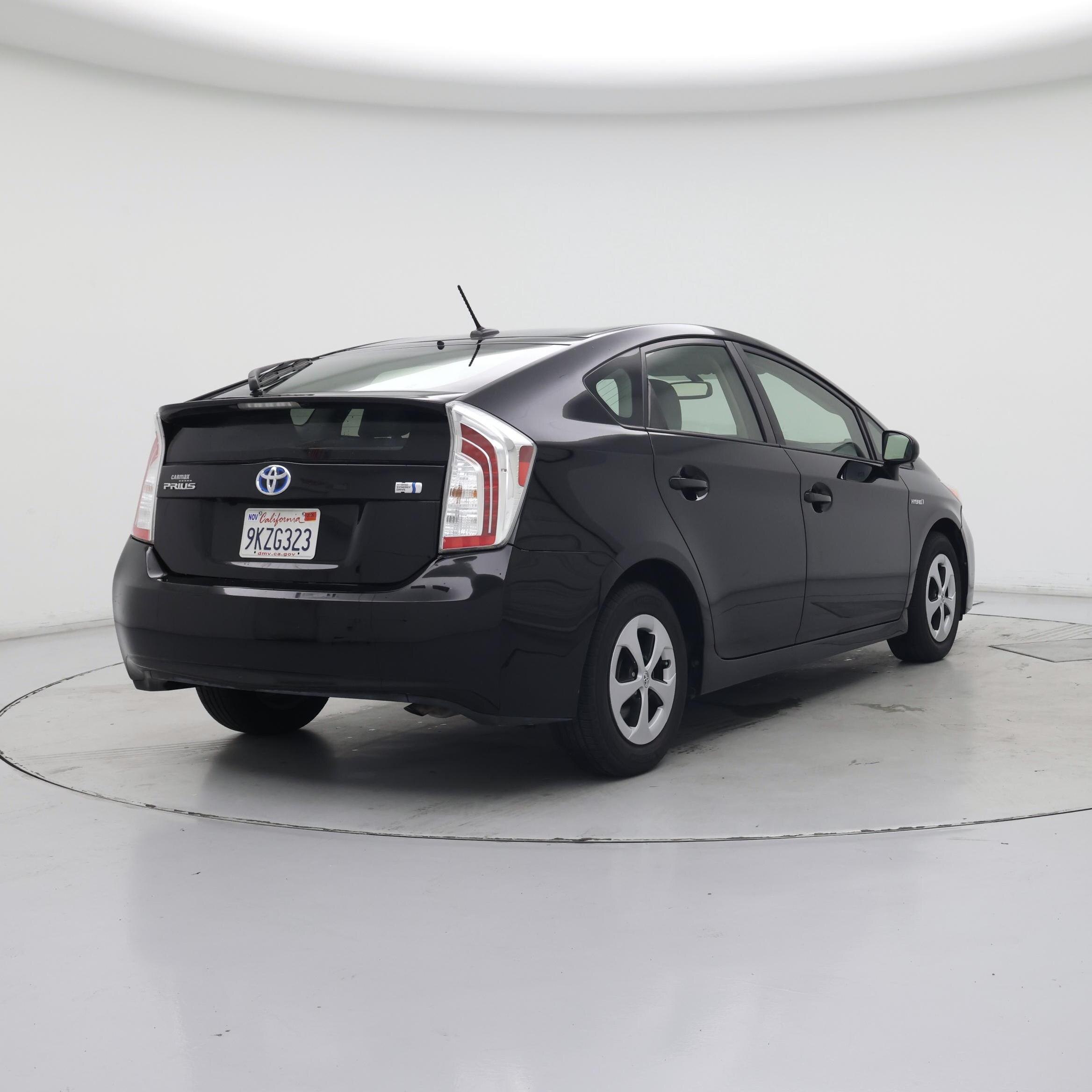 Thumbnail: 2015 Toyota Prius - 8