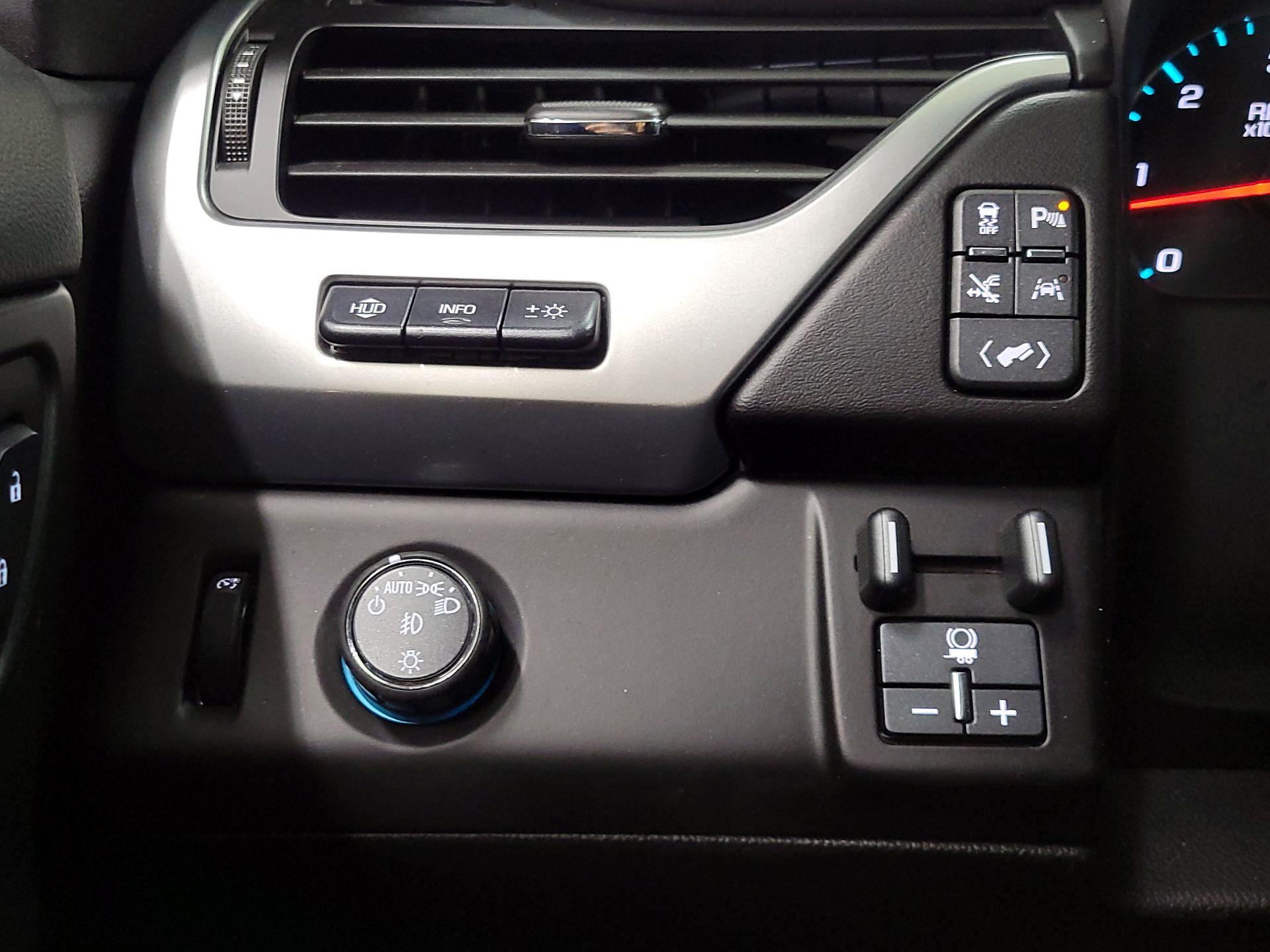 Thumbnail: 2016 Chevrolet Tahoe - 13