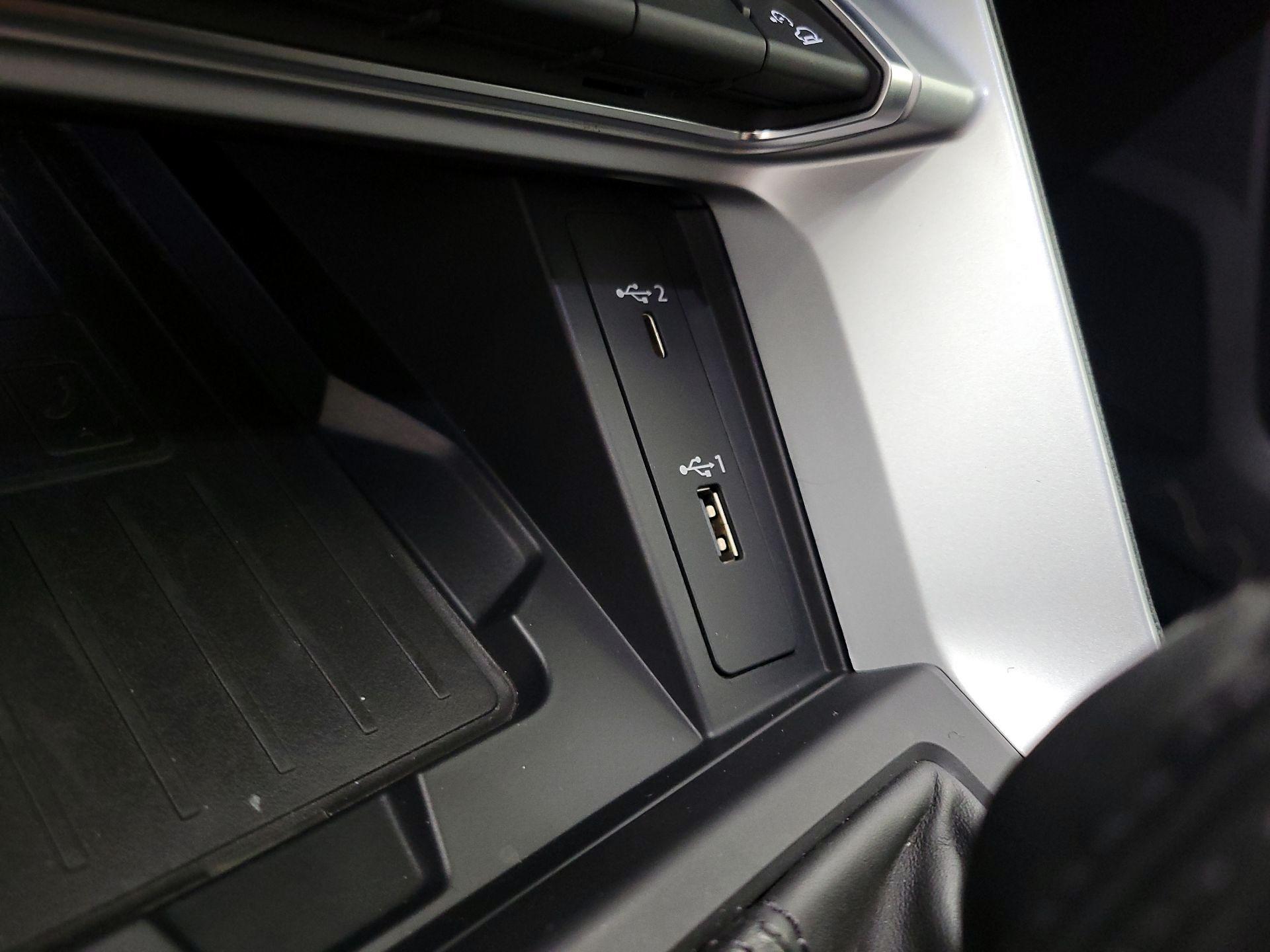 Thumbnail: 2019 Audi Q3 - 17