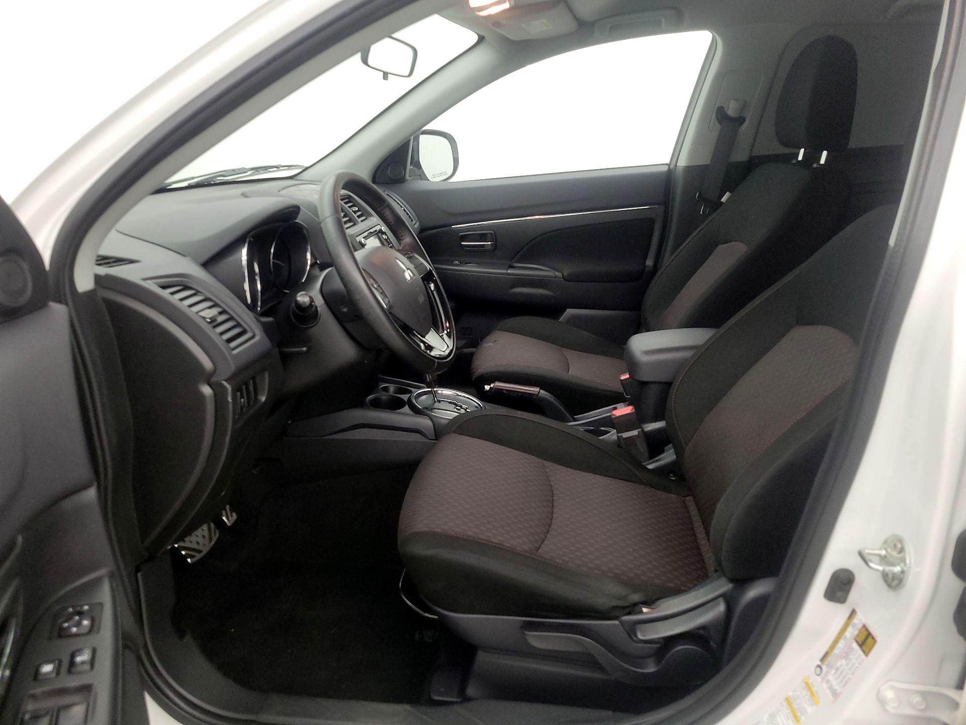 Thumbnail: 2017 Mitsubishi Outlander Sport - 11