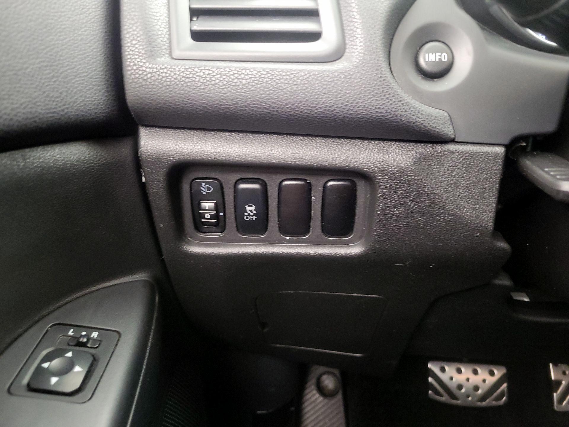 Thumbnail: 2017 Mitsubishi Outlander Sport - 13