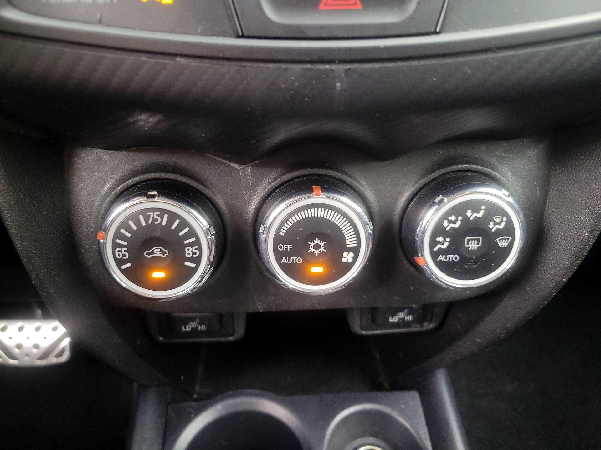 Thumbnail: 2017 Mitsubishi Outlander Sport - 15