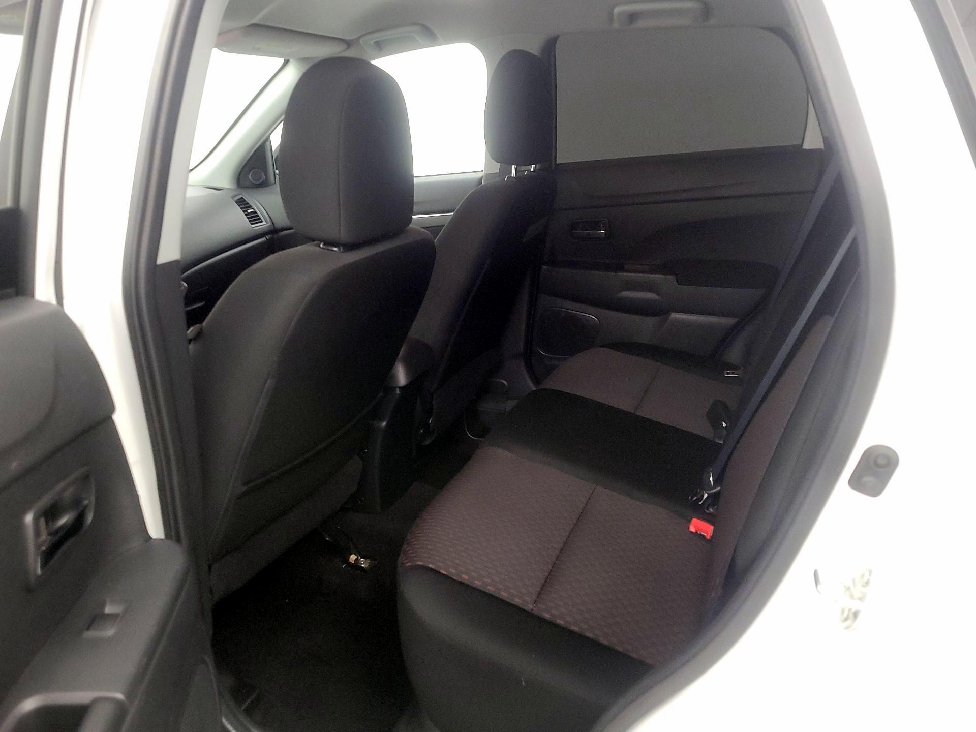 Thumbnail: 2017 Mitsubishi Outlander Sport - 18