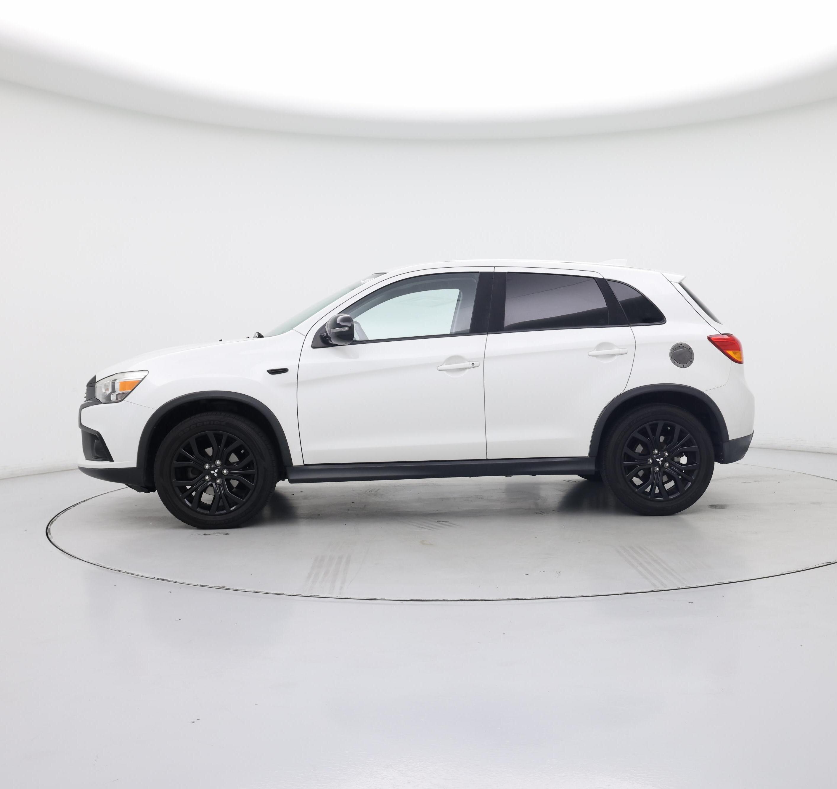 Thumbnail: 2017 Mitsubishi Outlander Sport - 3