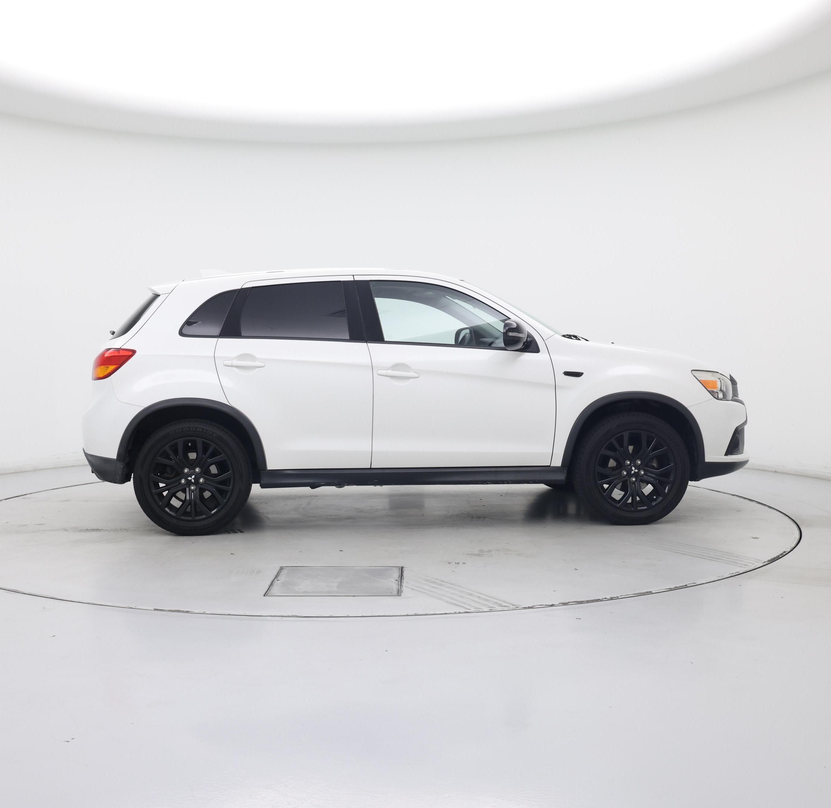 Thumbnail: 2017 Mitsubishi Outlander Sport - 7