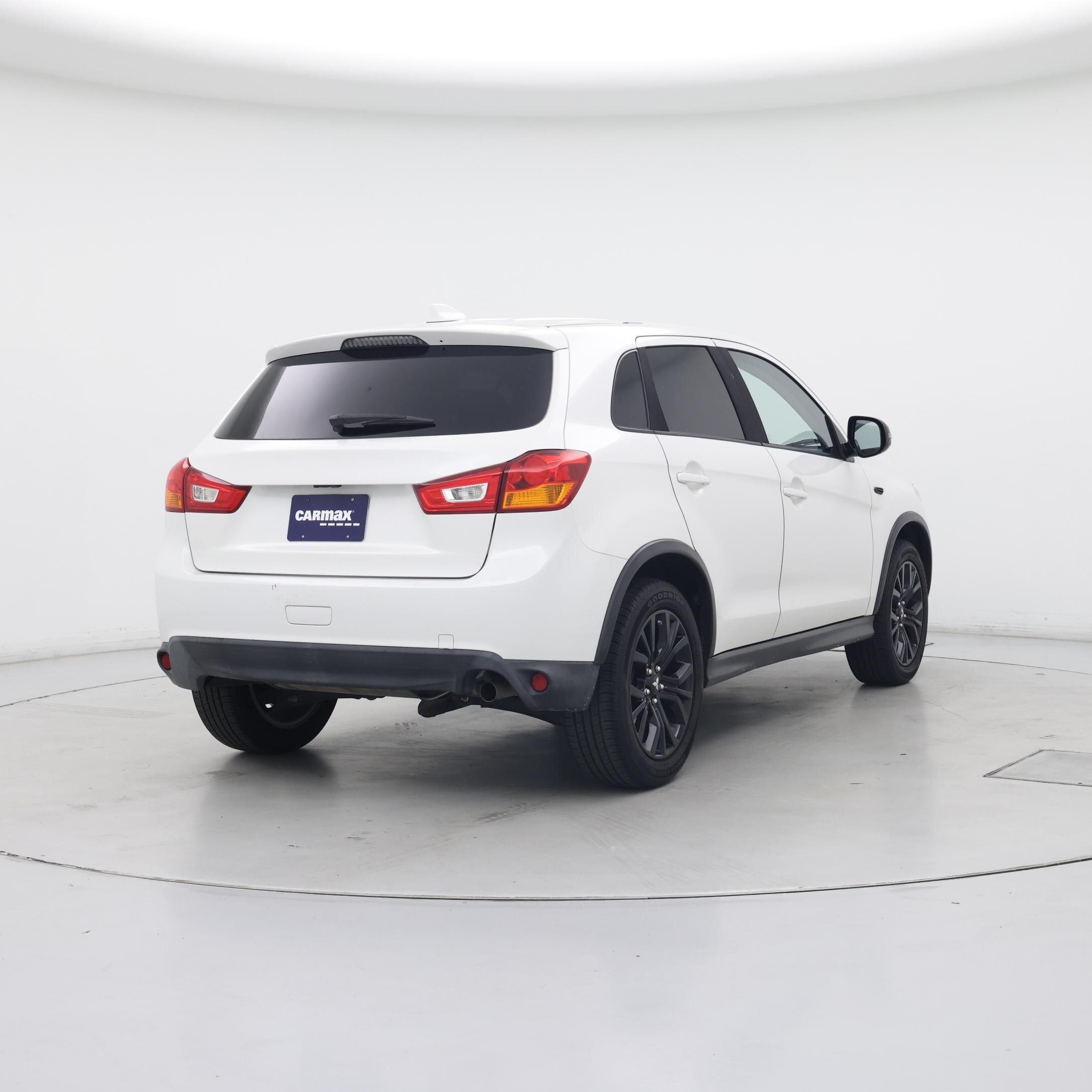 Thumbnail: 2017 Mitsubishi Outlander Sport - 8