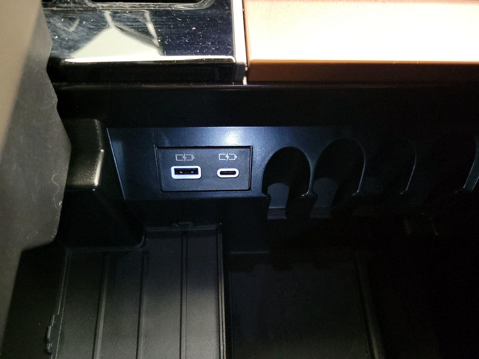 Thumbnail: 2025 Toyota Tundra - 19