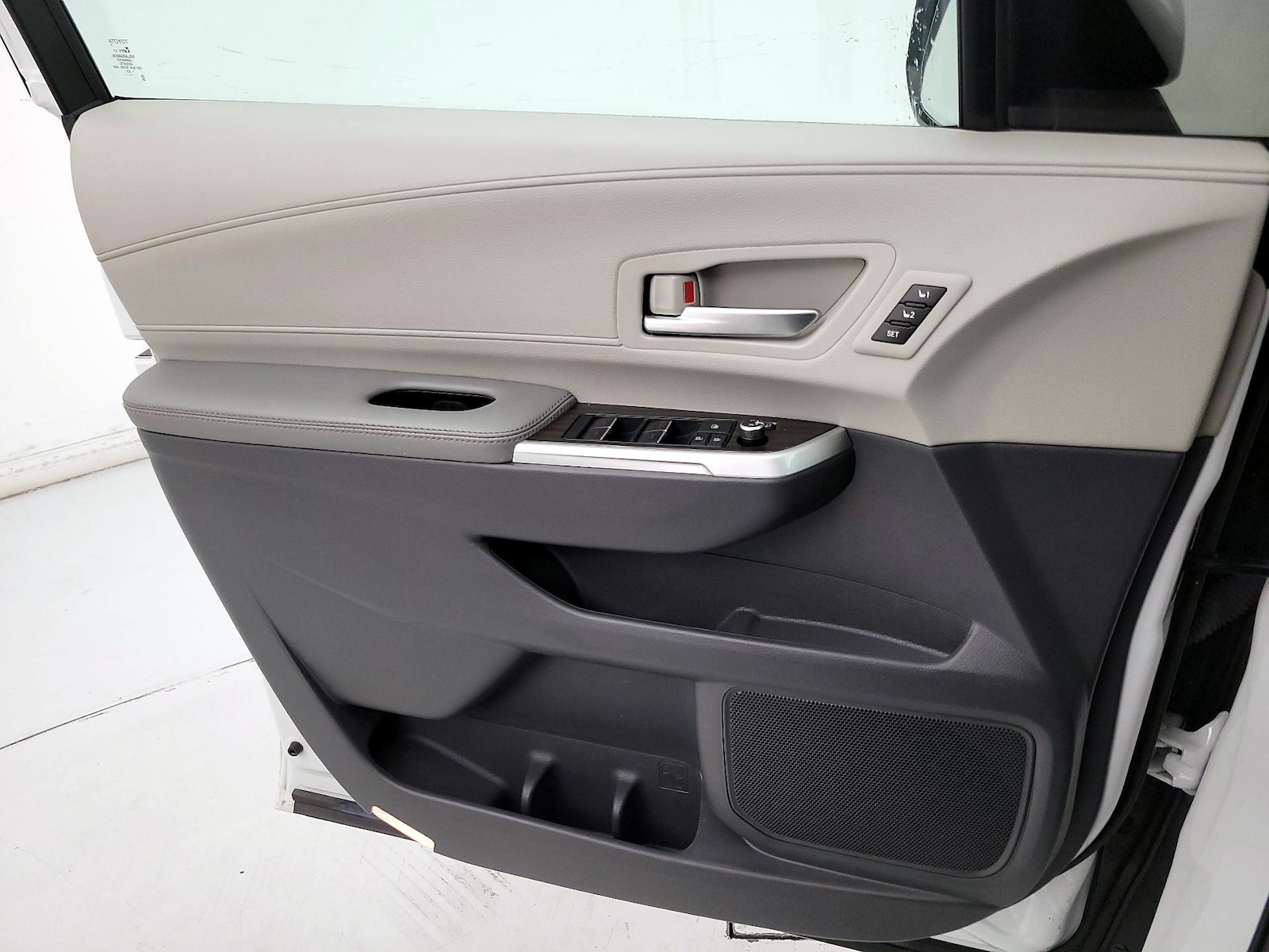 2023 Toyota Sienna Limited - Photo 13