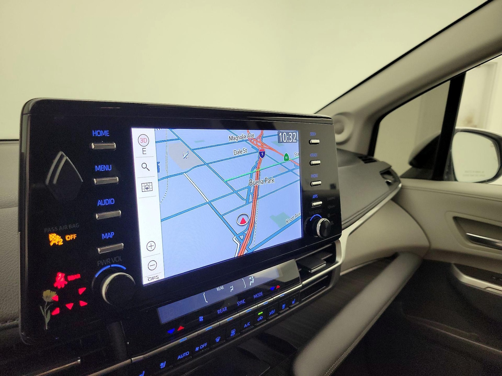 2023 Toyota Sienna Limited - Photo 15