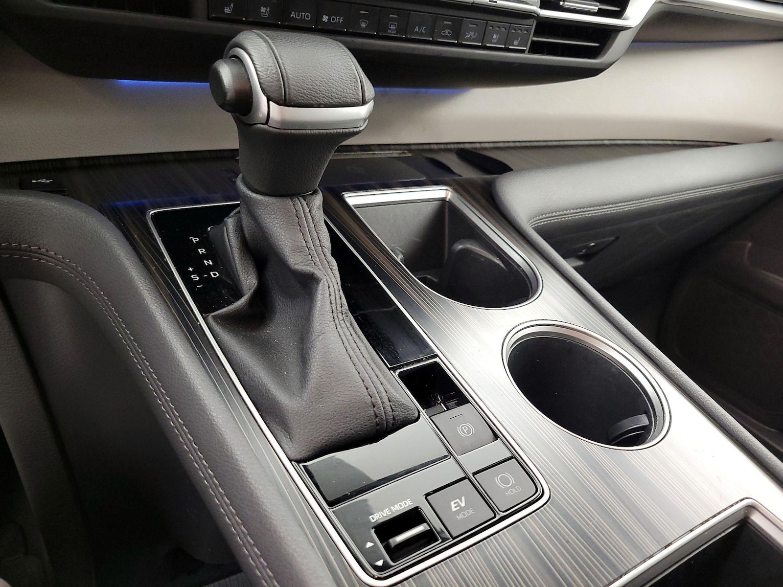 2023 Toyota Sienna Limited - Photo 19