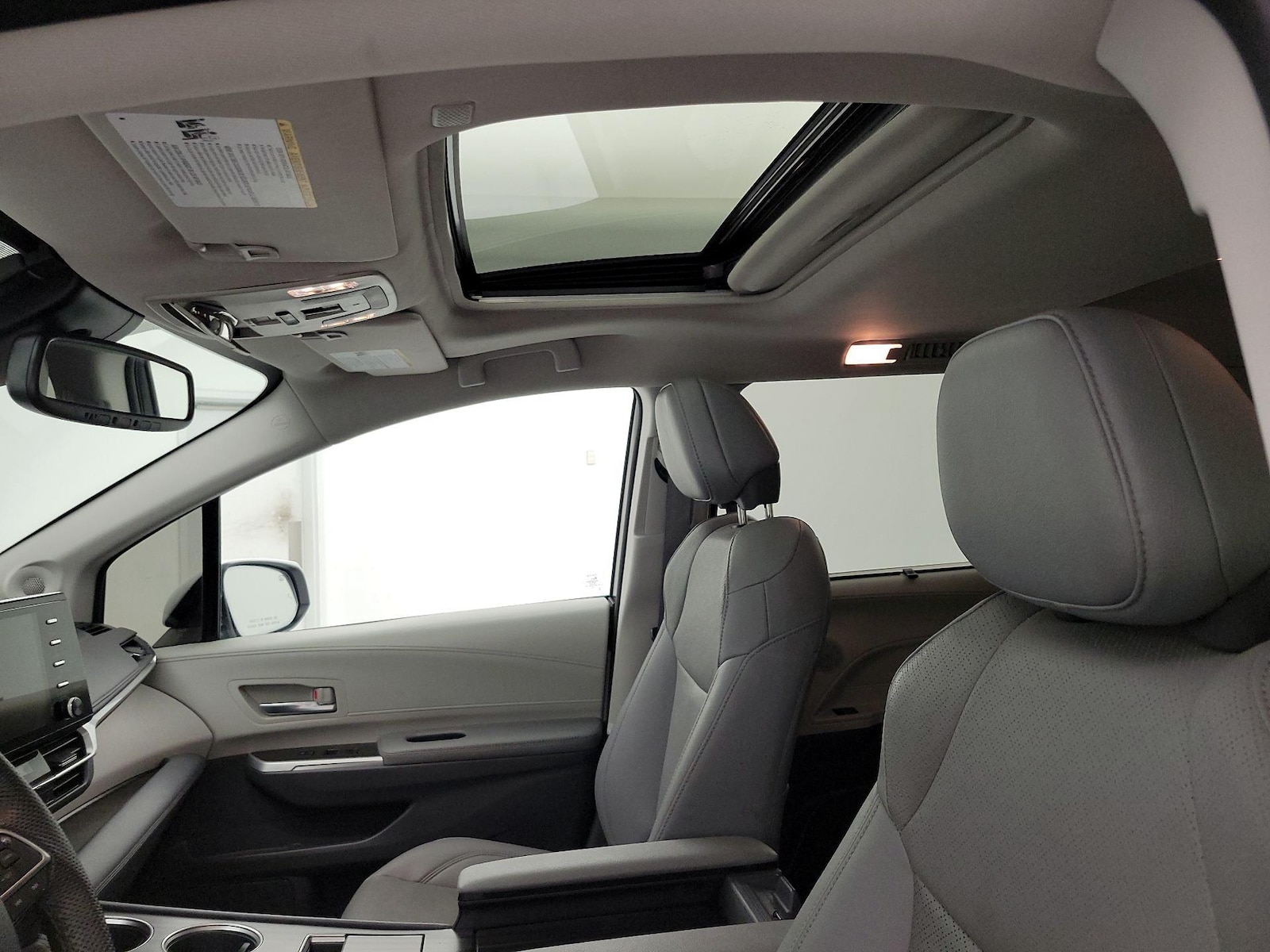2023 Toyota Sienna Limited - Photo 20