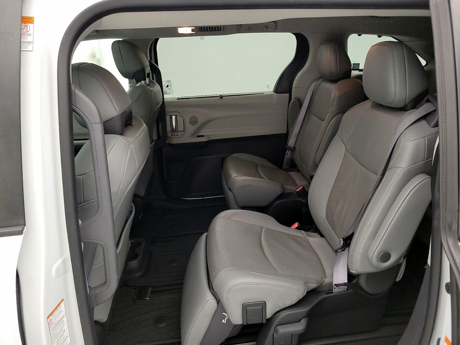 2023 Toyota Sienna Limited - Photo 21