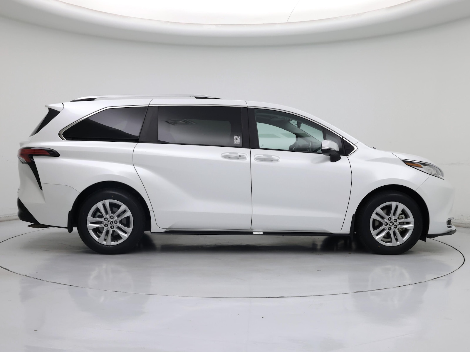 2023 Toyota Sienna Limited - Photo 8