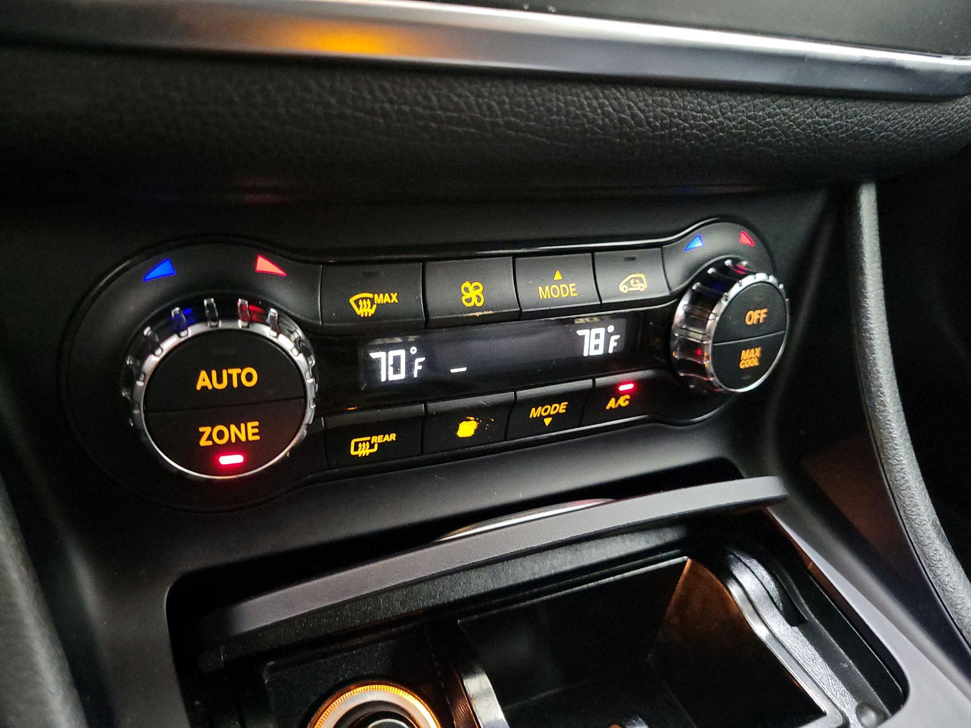 Thumbnail: 2016 Mercedes-Benz CLA - 16