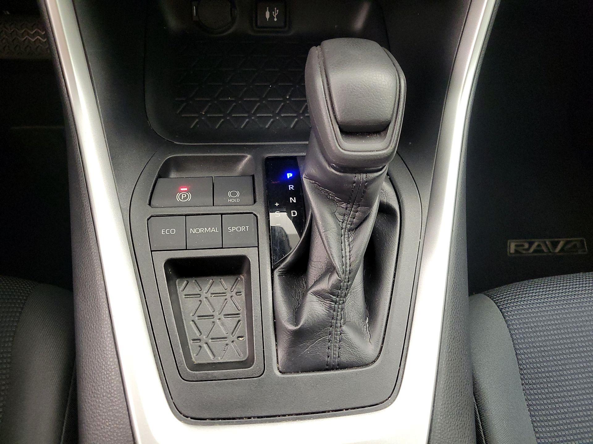 Thumbnail: 2019 Toyota RAV4 - 15