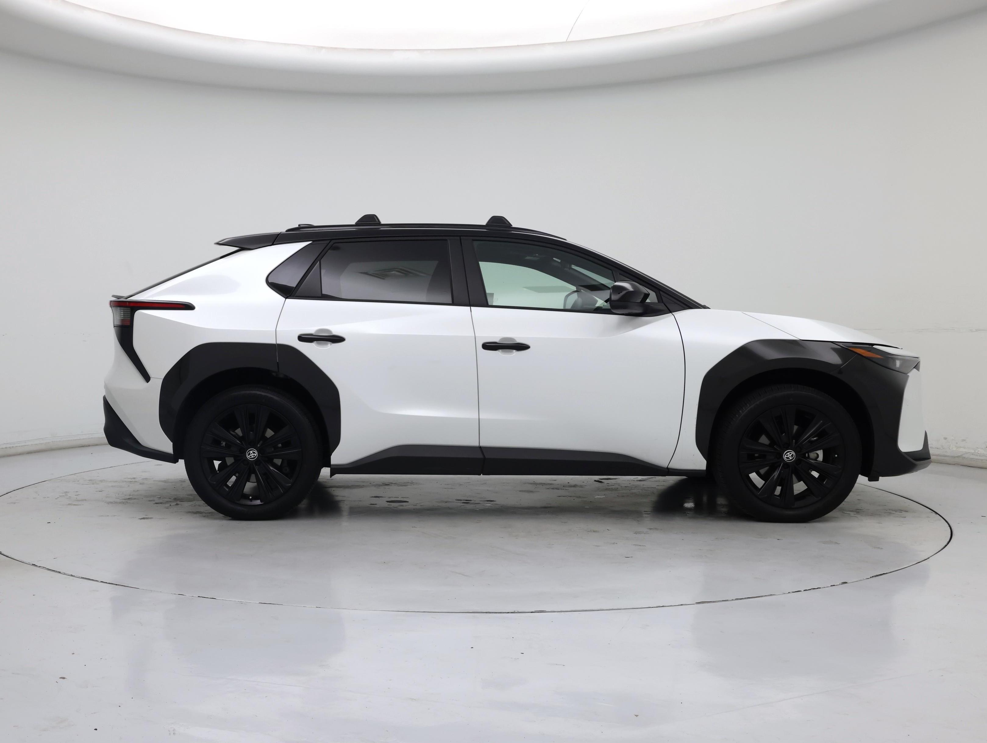 Thumbnail: 2025 Toyota bZ4X - 7