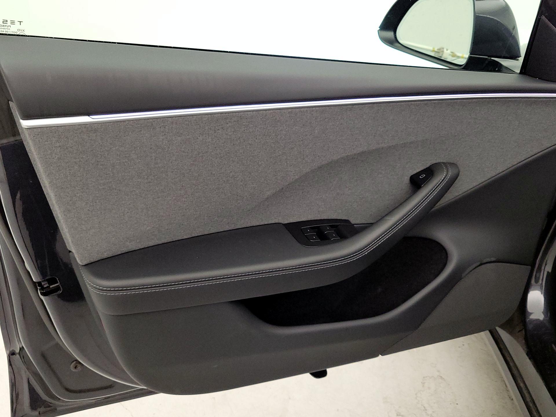 Thumbnail: 2025 Tesla Model 3 - 12