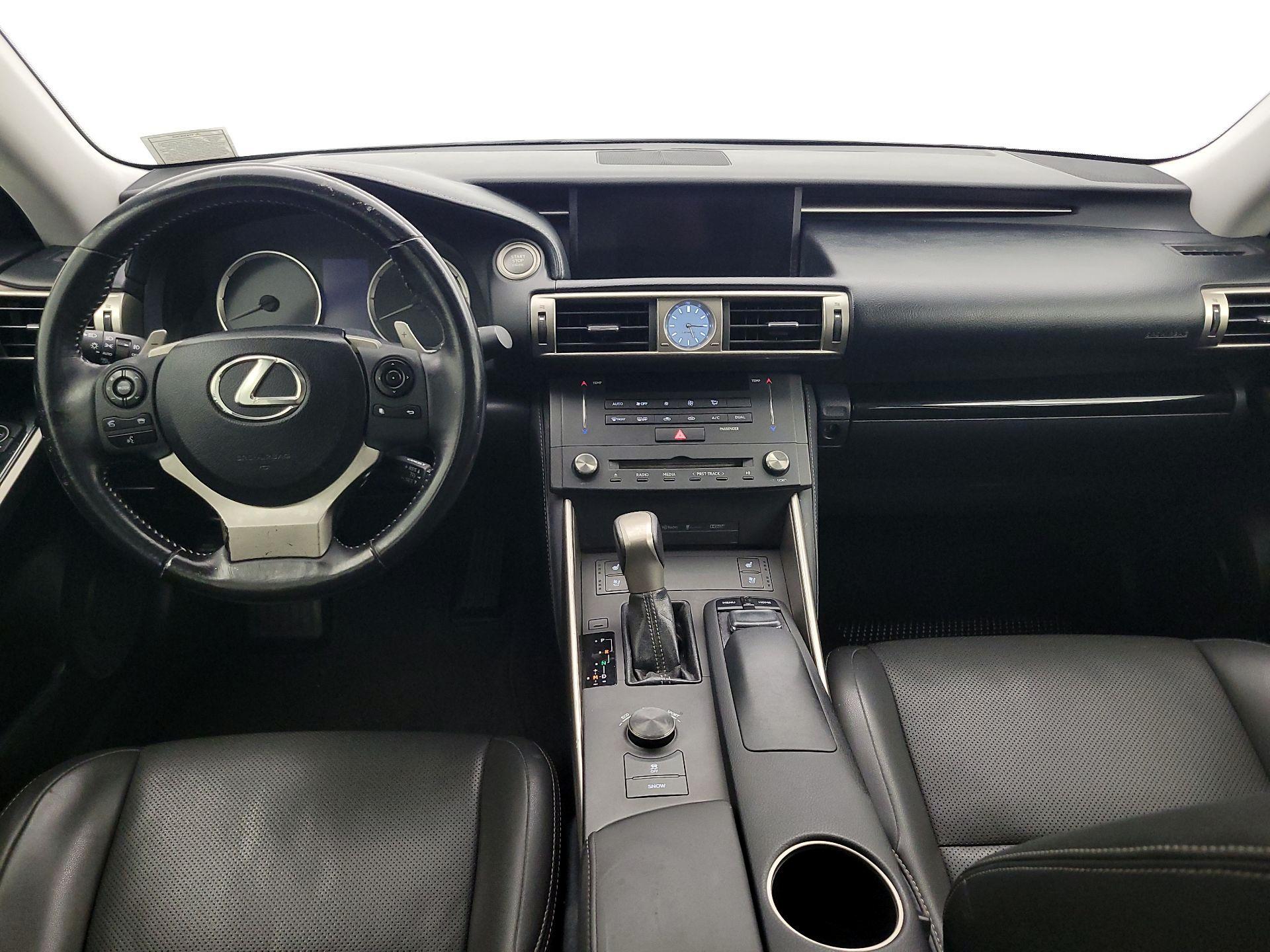 Thumbnail: 2016 Lexus IS - 9