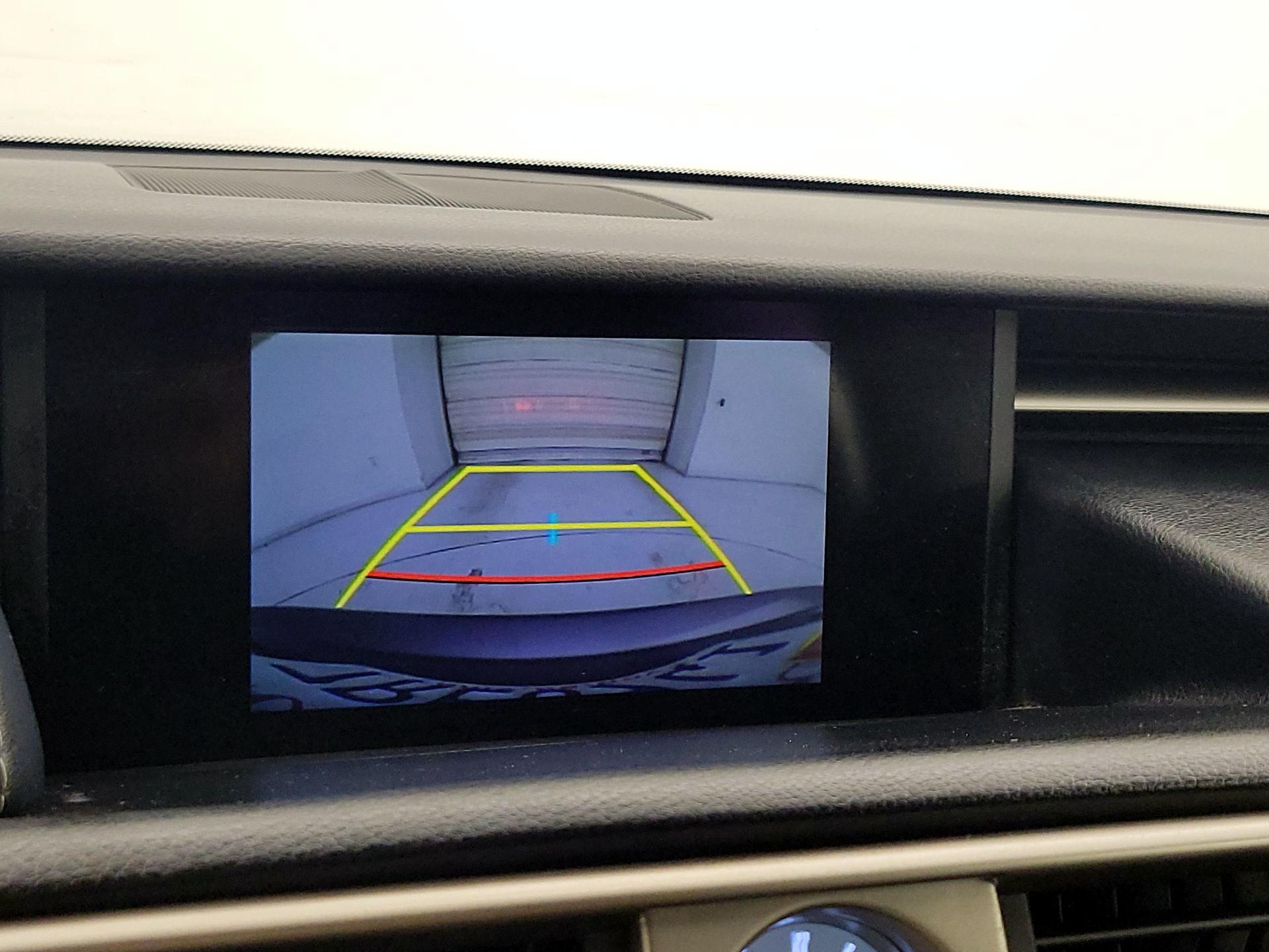 Thumbnail: 2016 Lexus IS - 15