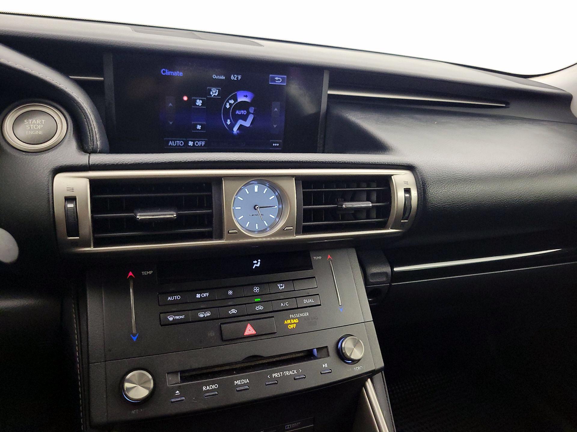 Thumbnail: 2016 Lexus IS - 17