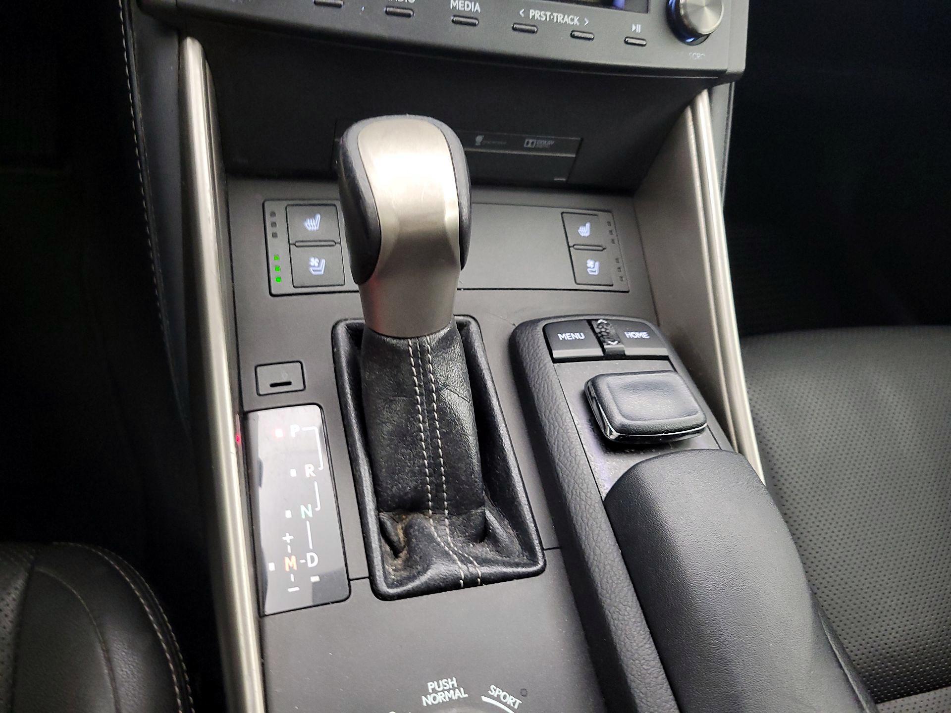 Thumbnail: 2016 Lexus IS - 18