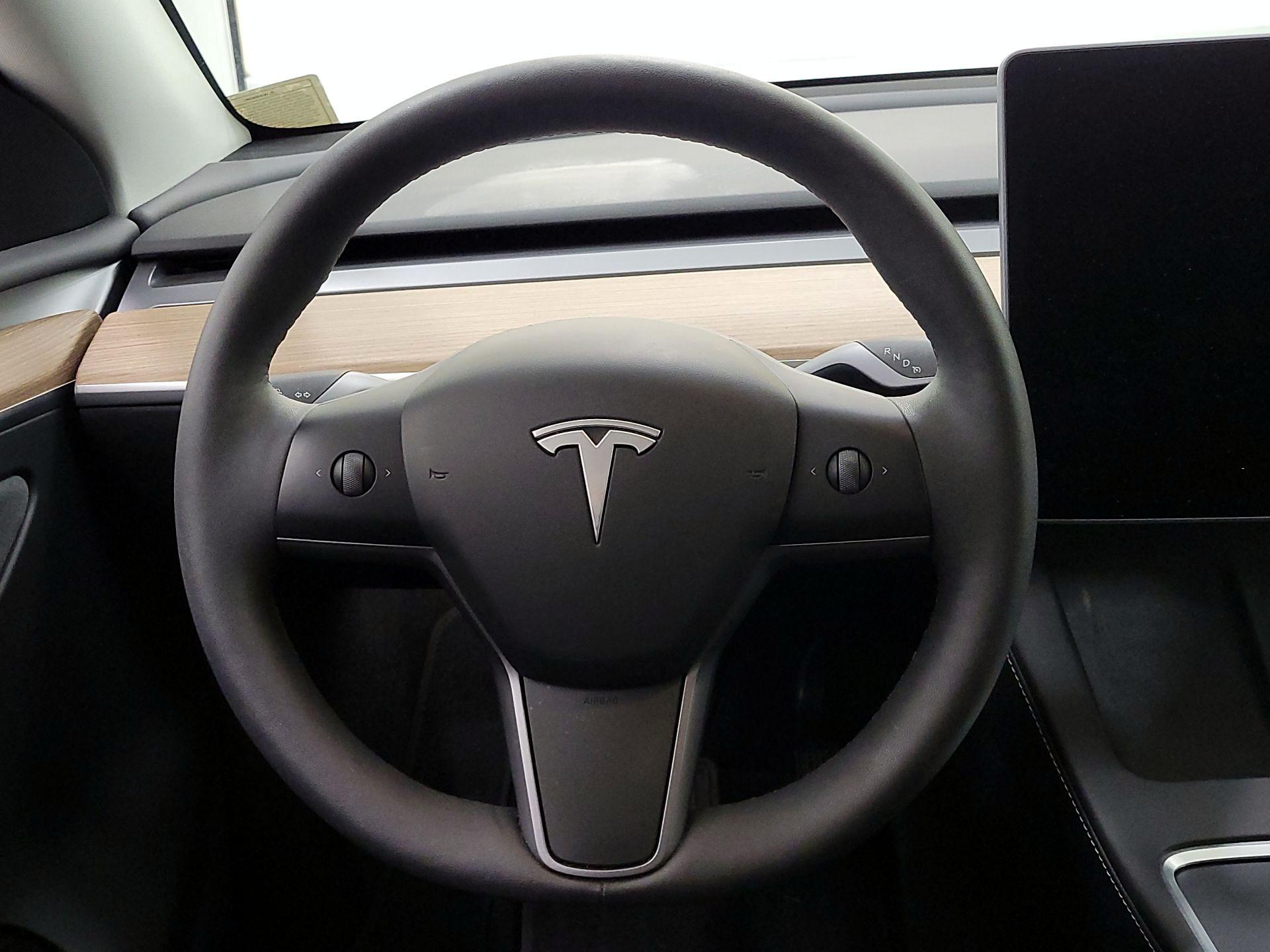 Thumbnail: 2025 Tesla Model Y - 10