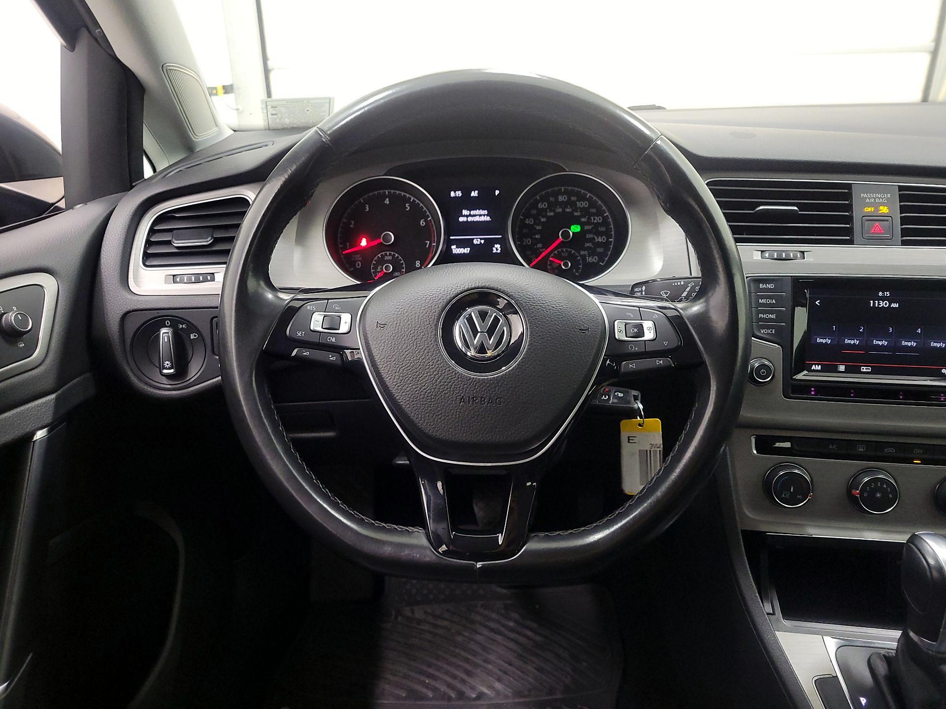 Thumbnail: 2015 Volkswagen Golf - 10