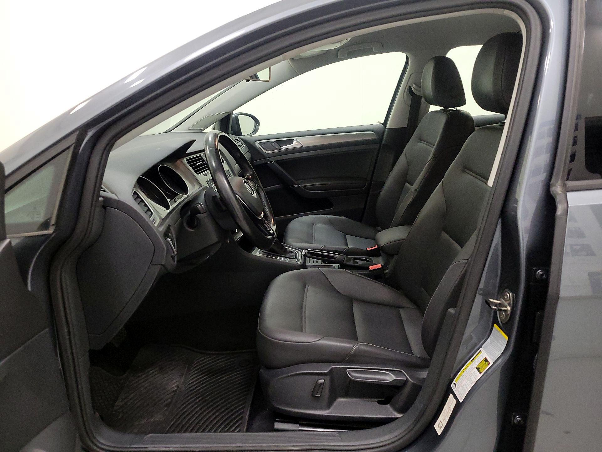 Thumbnail: 2015 Volkswagen Golf - 11