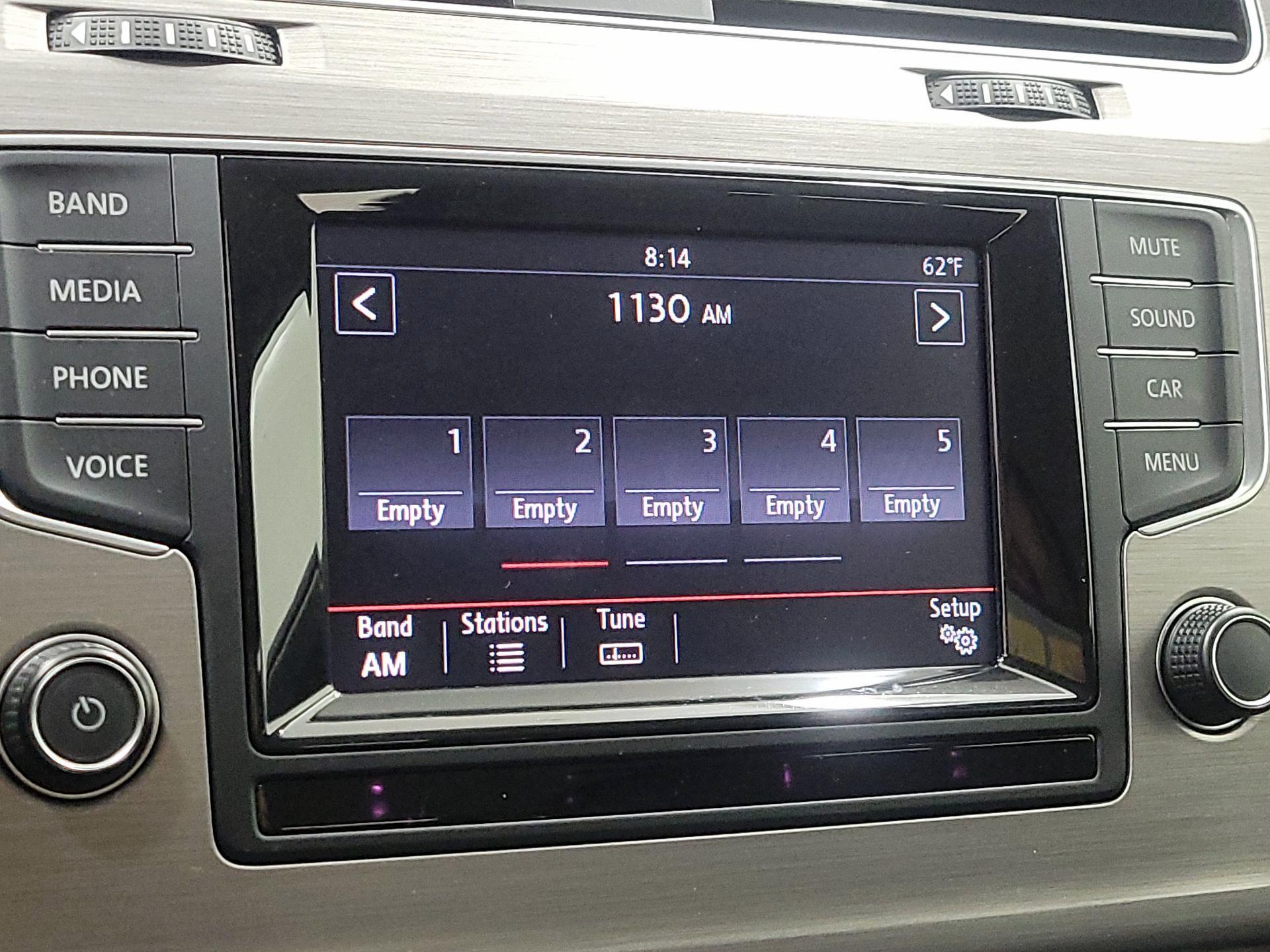 Thumbnail: 2015 Volkswagen Golf - 14