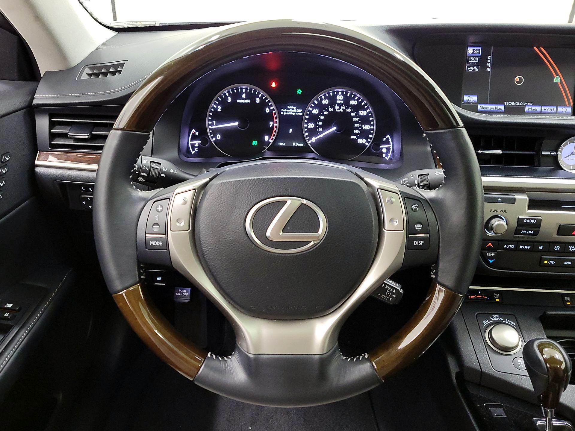 Thumbnail: 2014 Lexus ES - 10