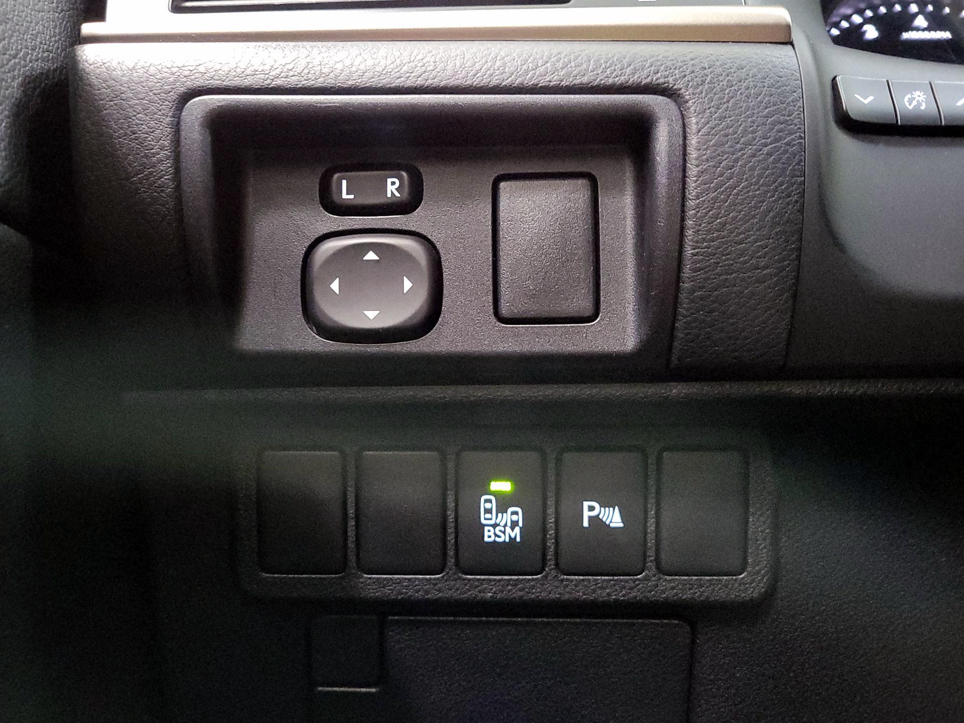 Thumbnail: 2014 Lexus ES - 13