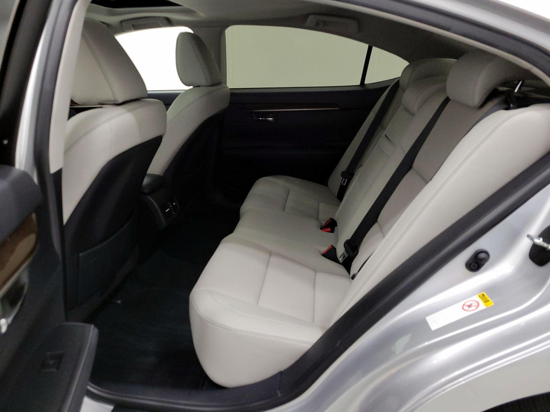 Thumbnail: 2014 Lexus ES - 20