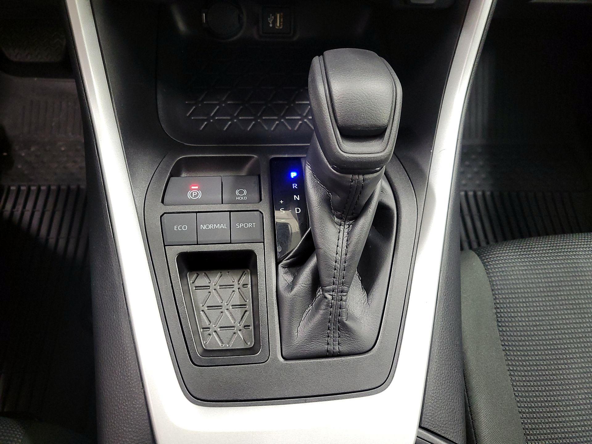 Thumbnail: 2025 Toyota RAV4 - 17