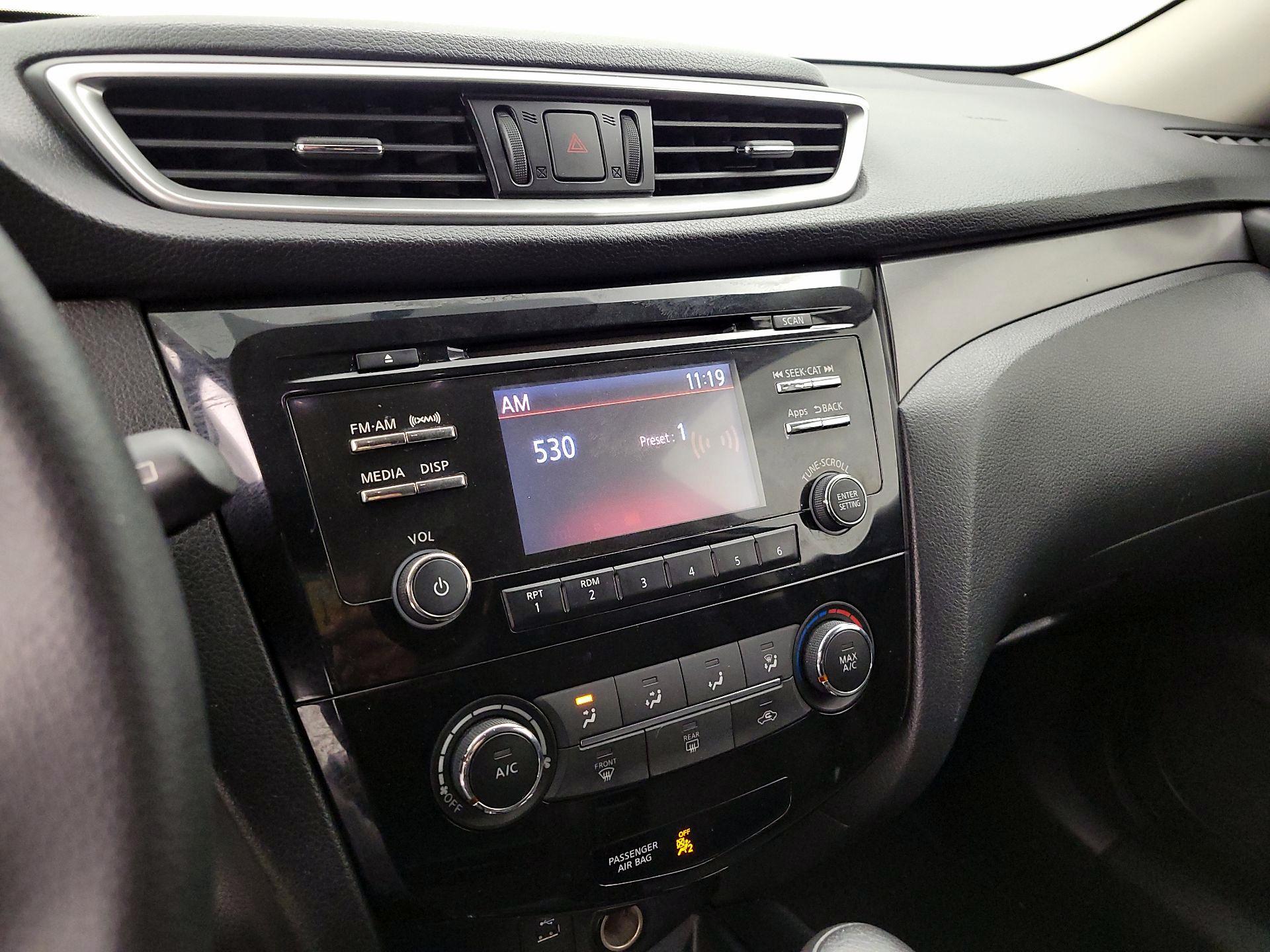 Thumbnail: 2016 Nissan Rogue - 13