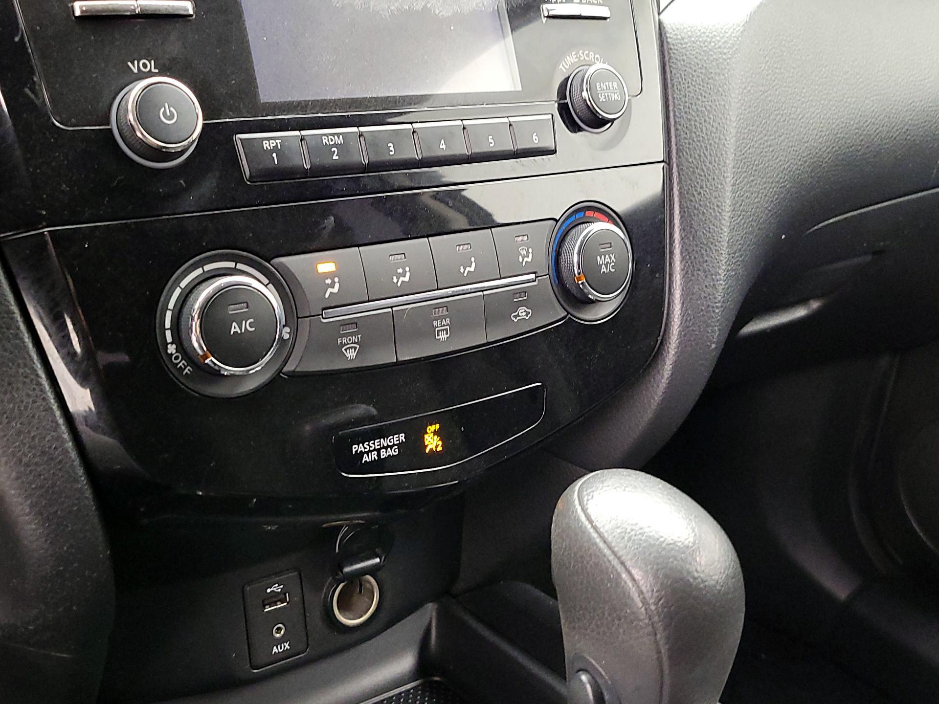 Thumbnail: 2016 Nissan Rogue - 14