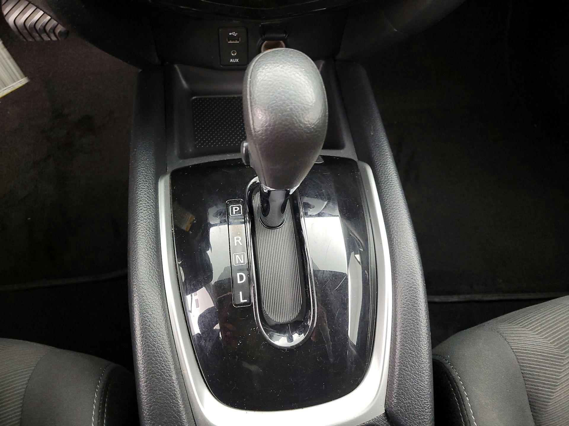 Thumbnail: 2016 Nissan Rogue - 15