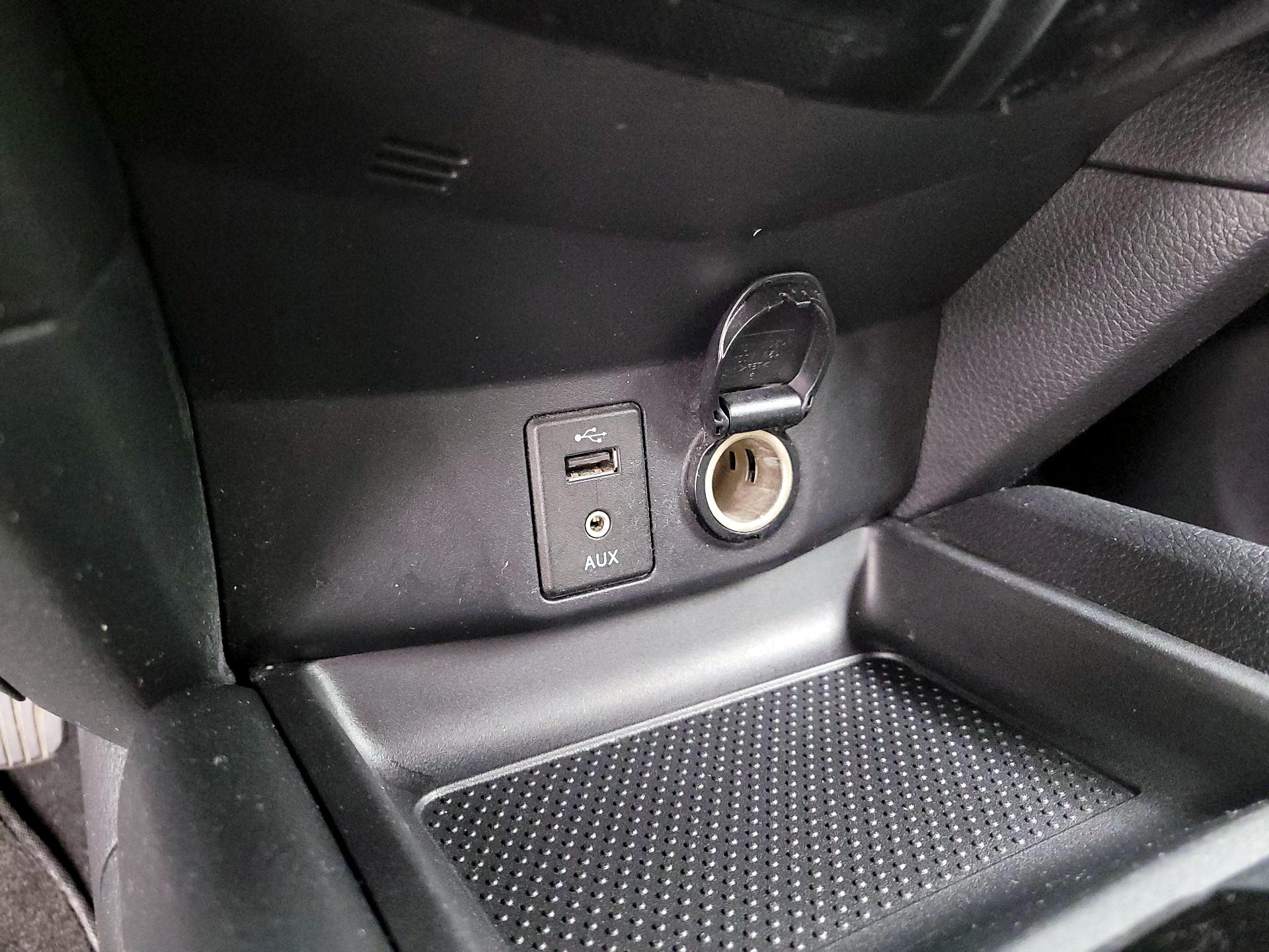 Thumbnail: 2016 Nissan Rogue - 16