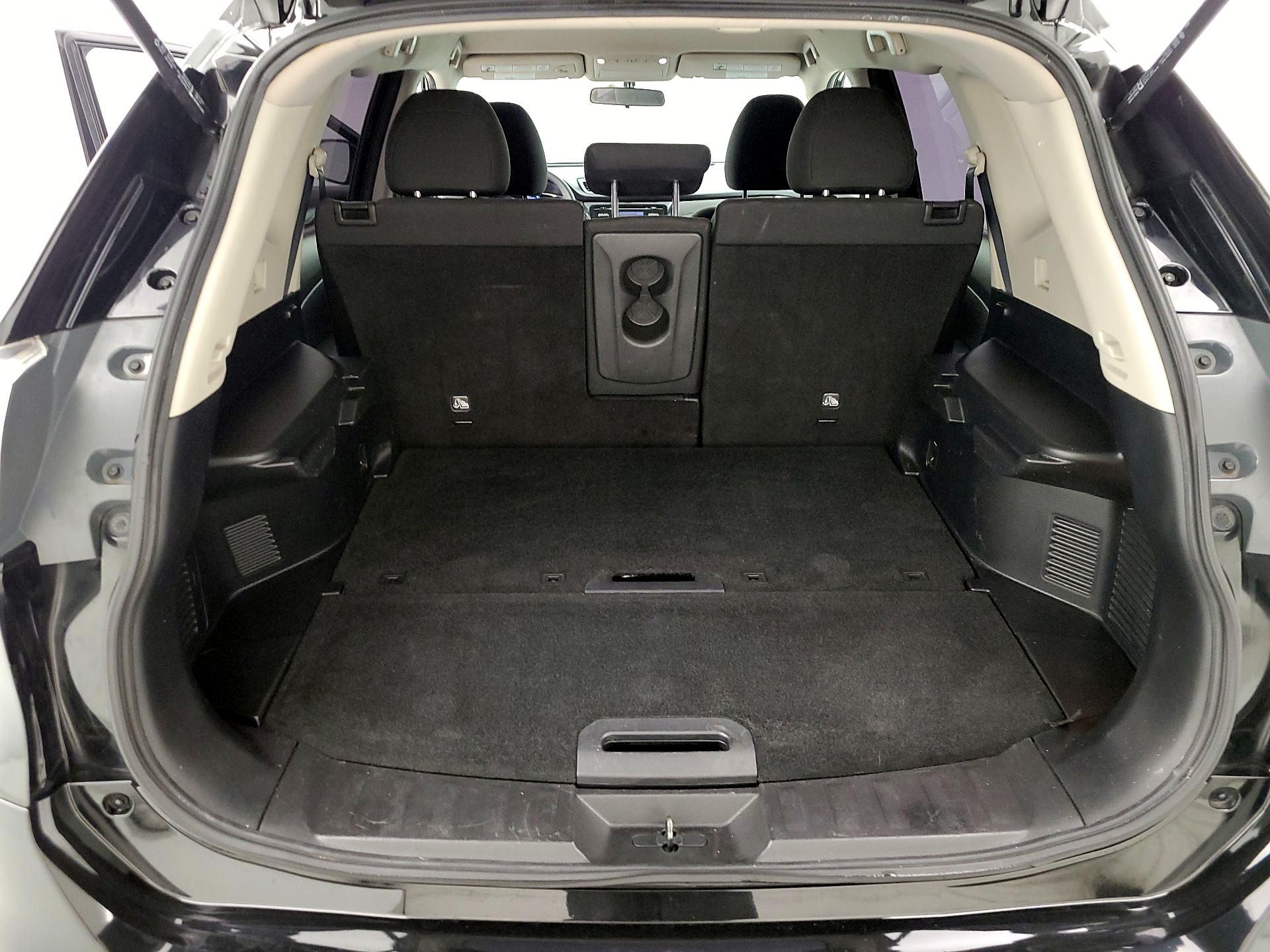 Thumbnail: 2016 Nissan Rogue - 18