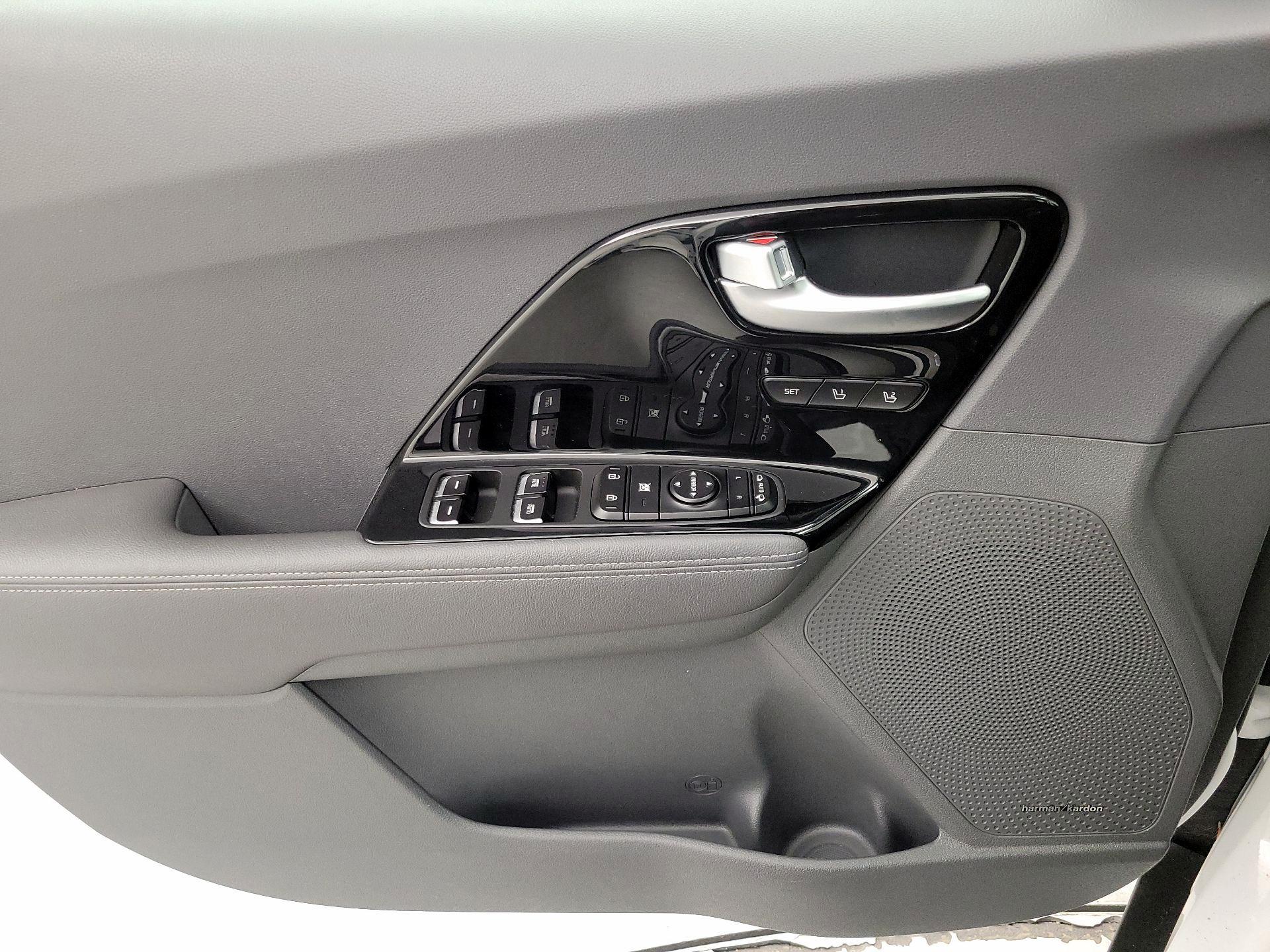 Thumbnail: 2019 Kia Niro - 10