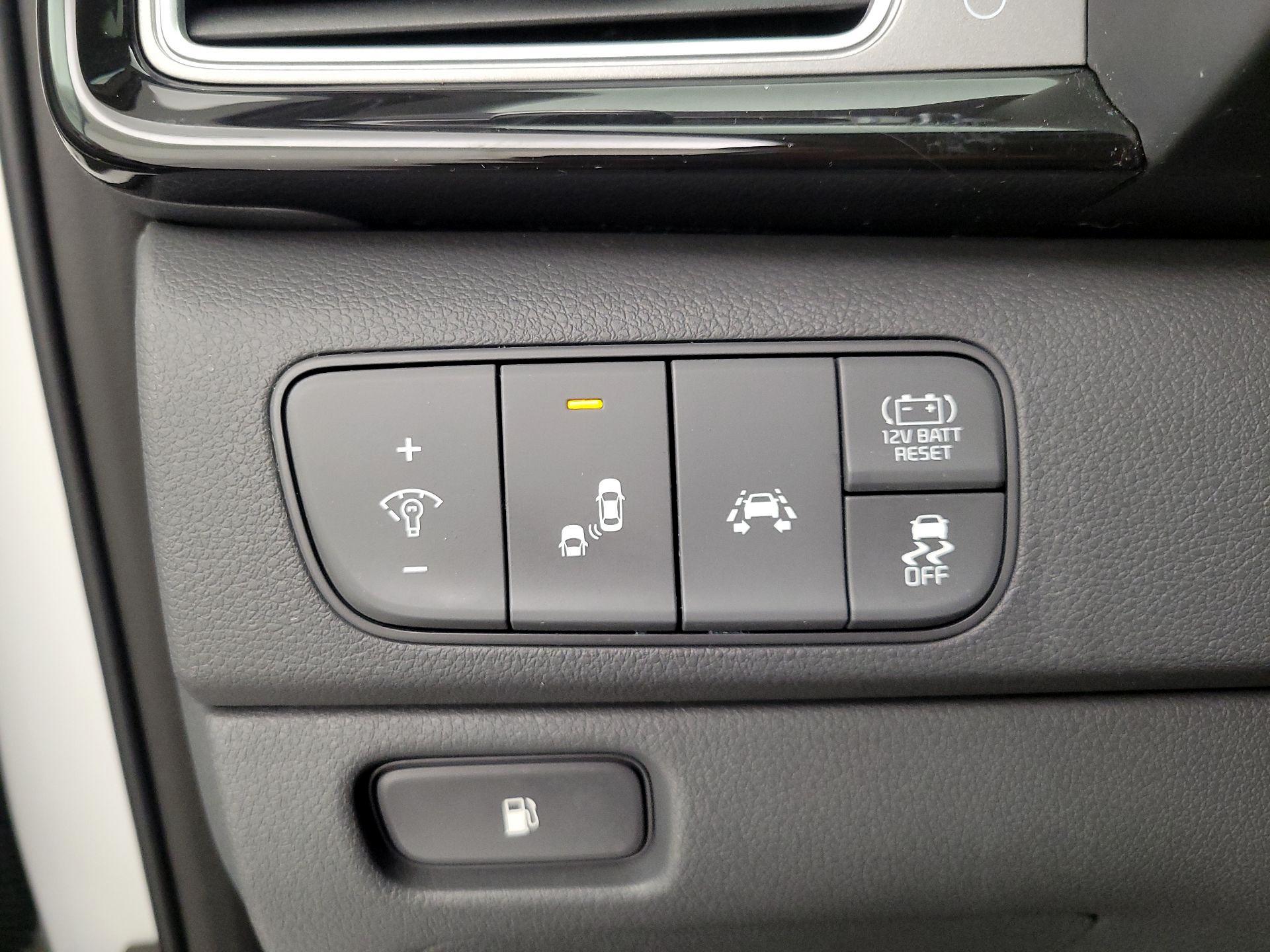 Thumbnail: 2019 Kia Niro - 11