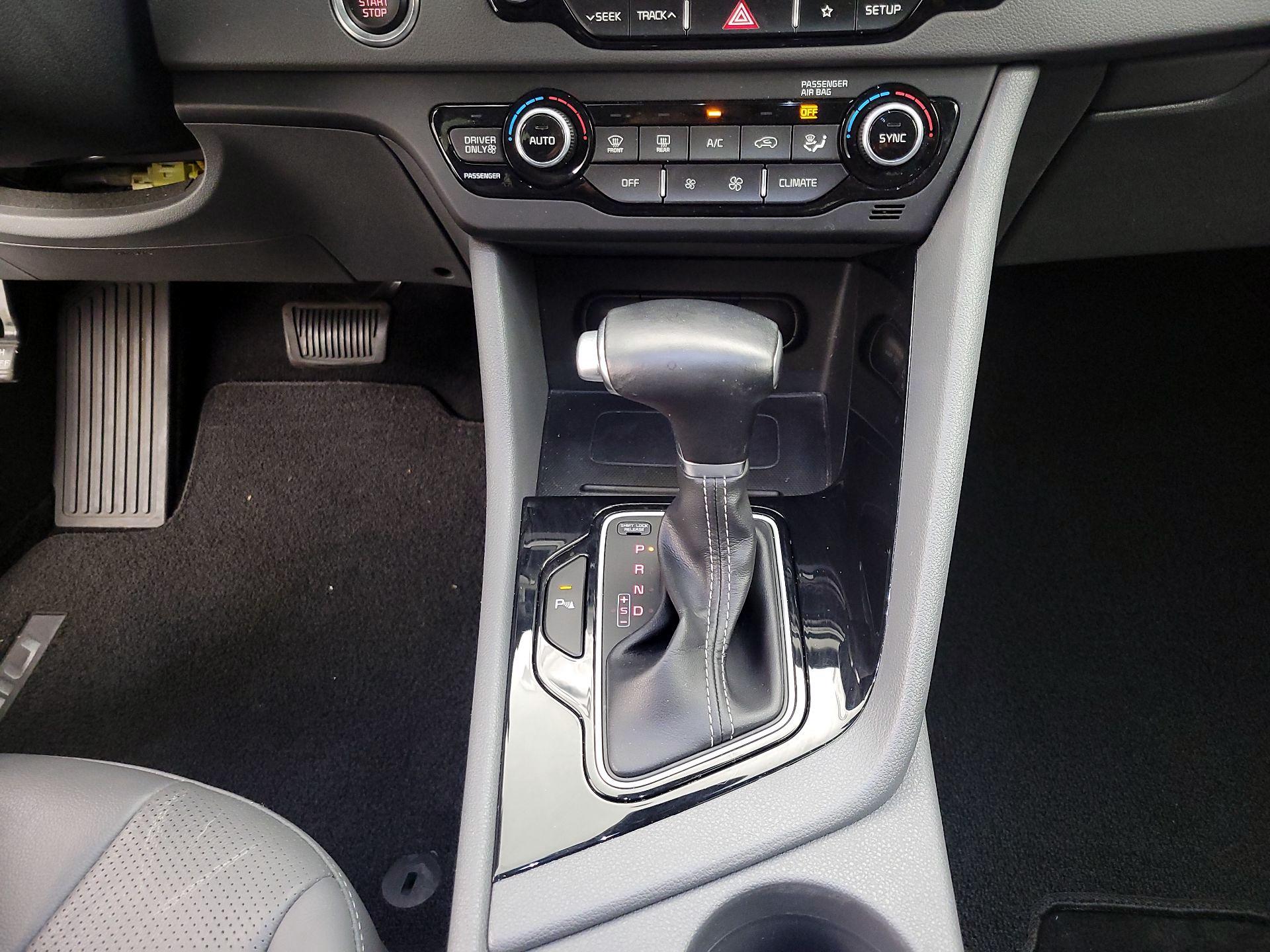 Thumbnail: 2019 Kia Niro - 16