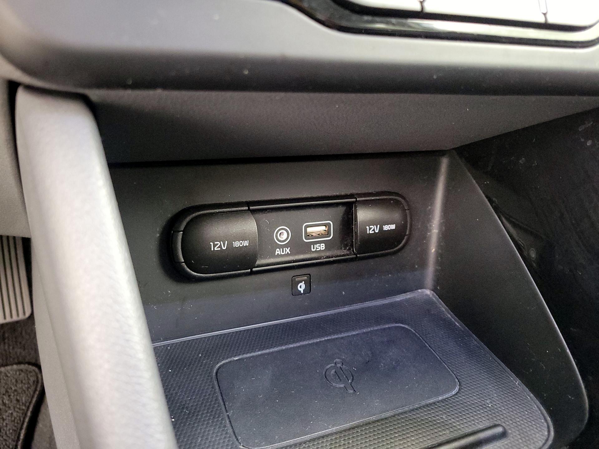 Thumbnail: 2019 Kia Niro - 17